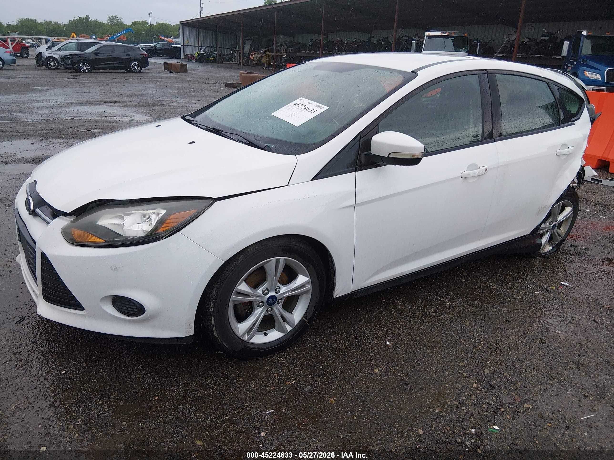2014 Ford Focus Se Белый vin: 1FADP3K23EL325752