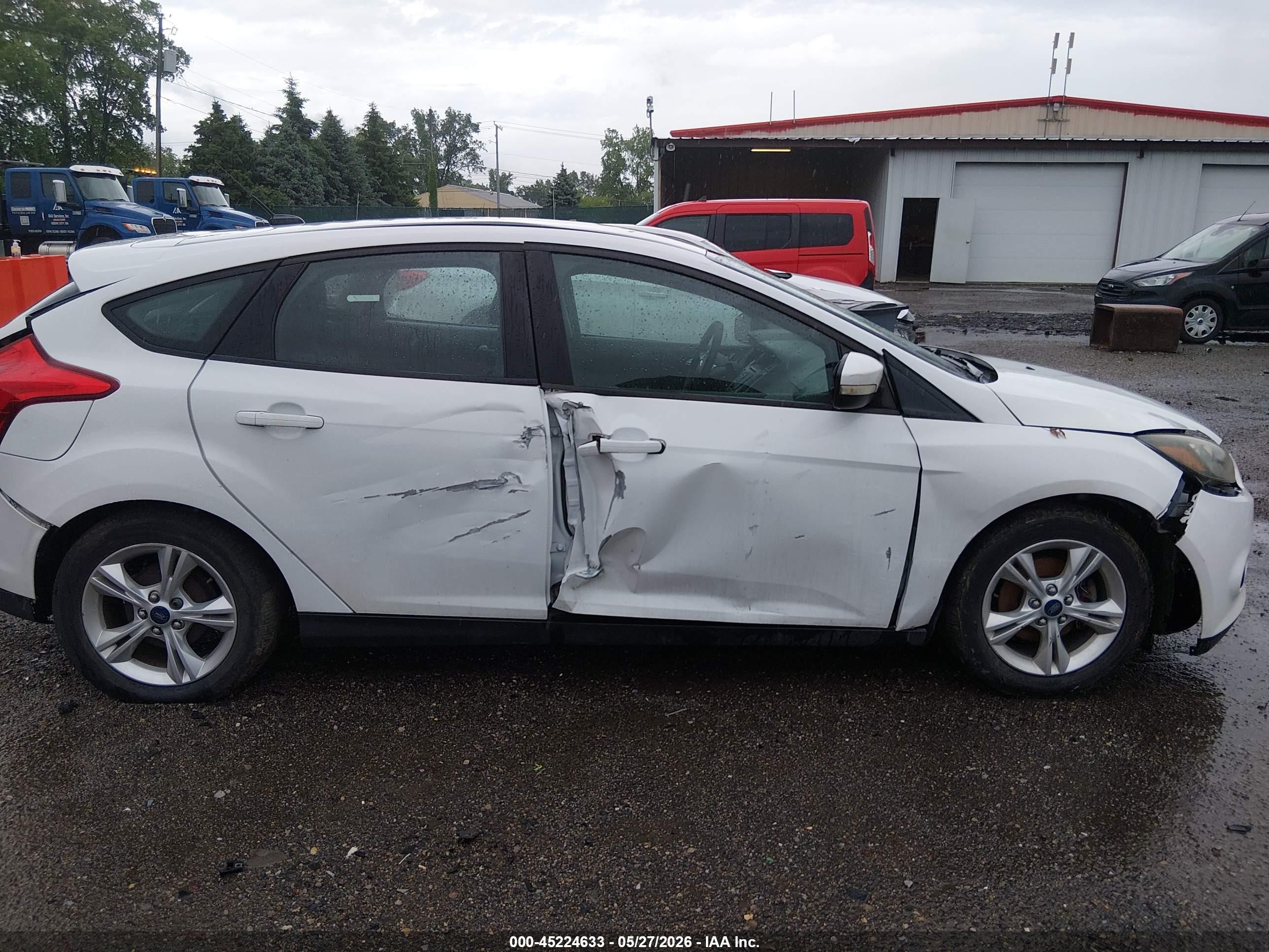 2014 Ford Focus Se Белый vin: 1FADP3K23EL325752