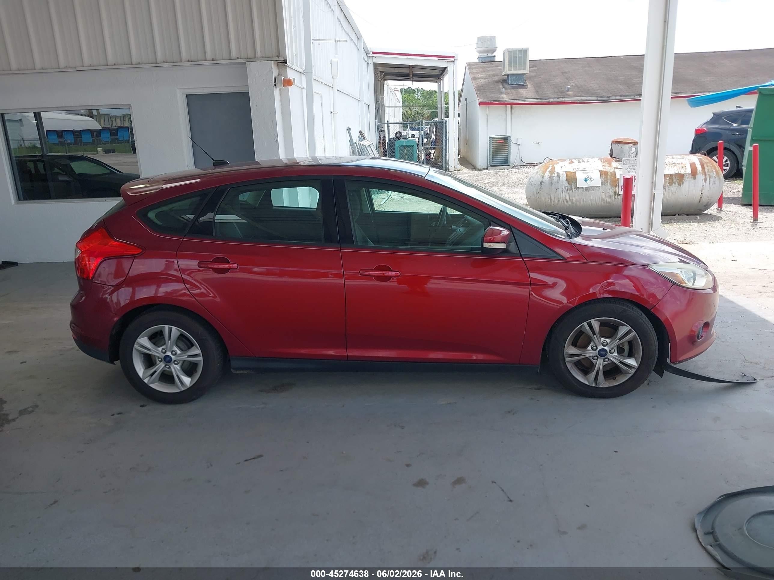 2014 Ford Focus Se Red vin: 1FADP3K23EL339182
