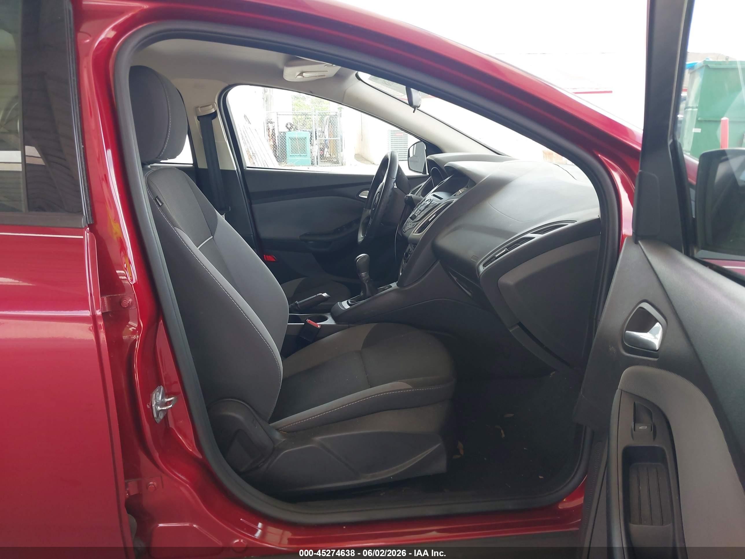 2014 Ford Focus Se Red vin: 1FADP3K23EL339182