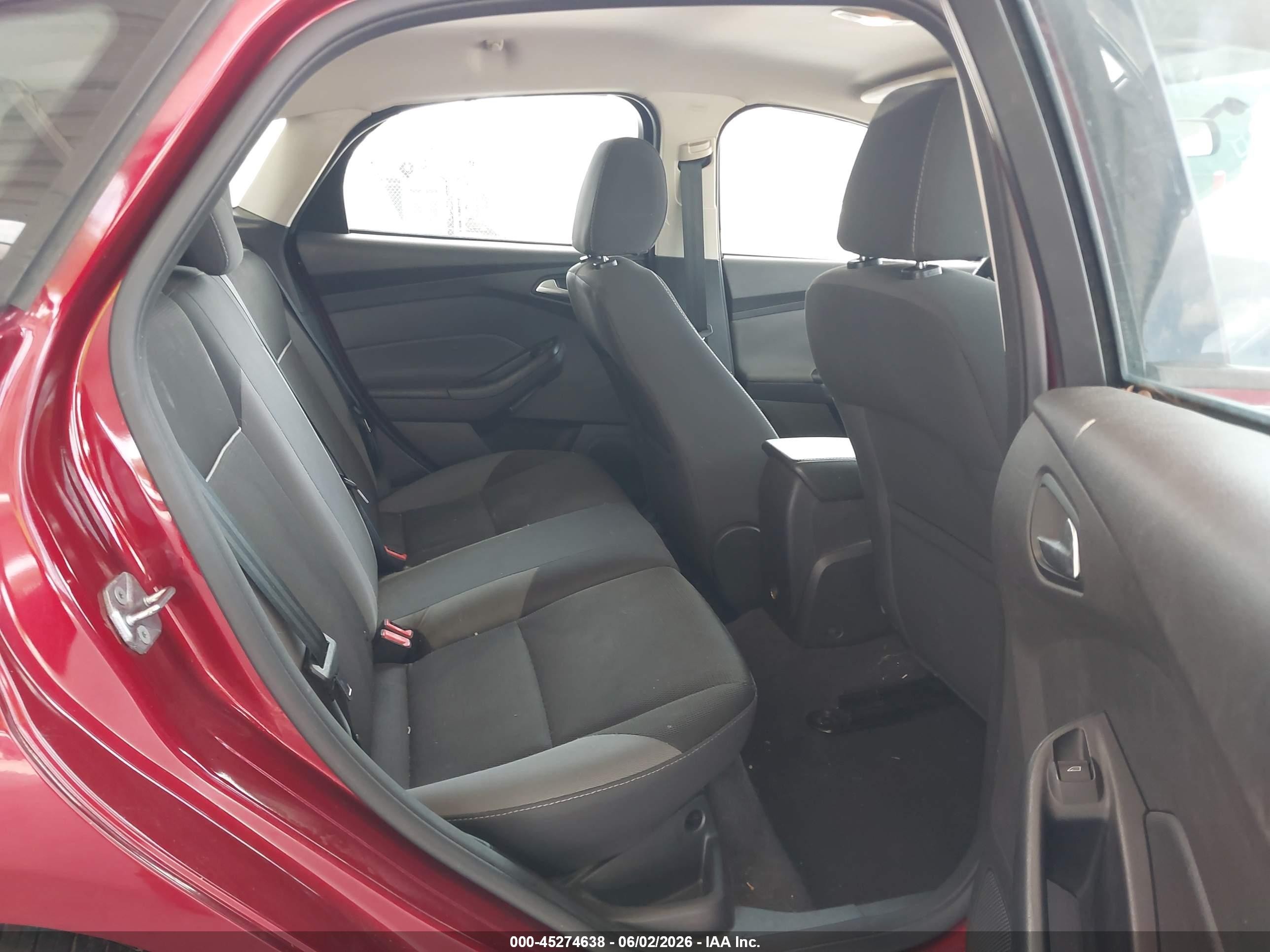 2014 Ford Focus Se Red vin: 1FADP3K23EL339182