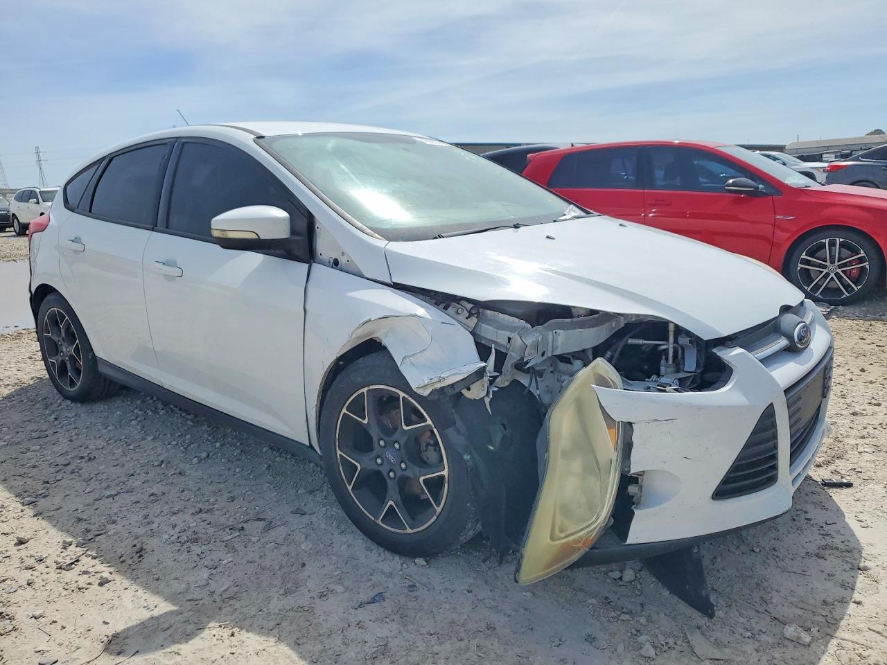 2014 Ford Focus Se White vin: 1FADP3K23EL378760