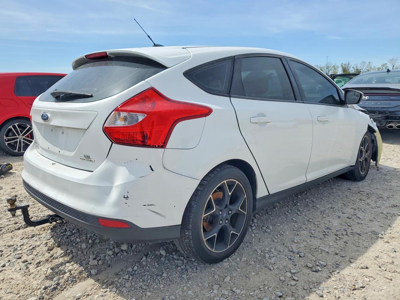 2014 Ford Focus Se White vin: 1FADP3K23EL378760