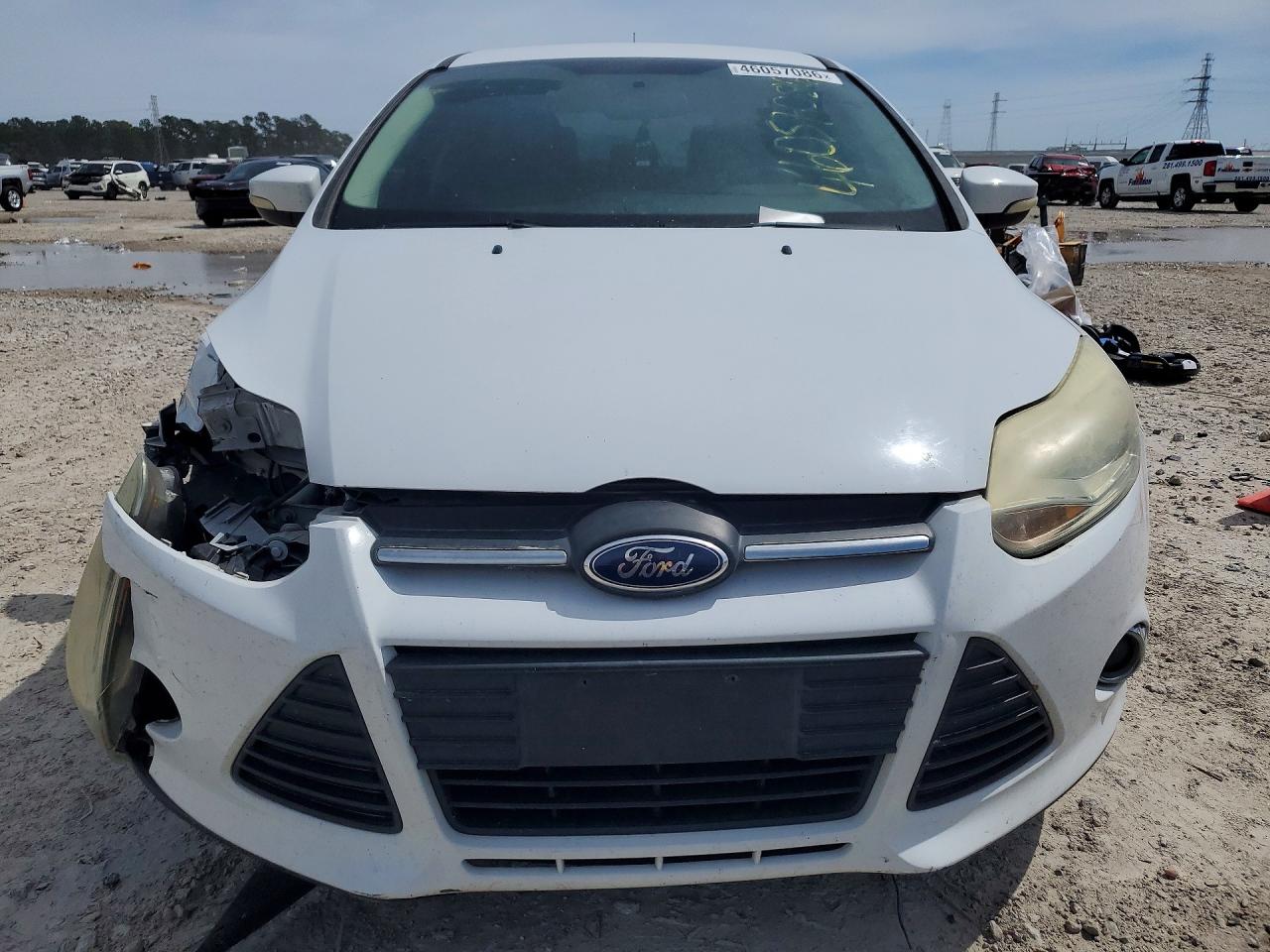 2014 Ford Focus Se White vin: 1FADP3K23EL378760