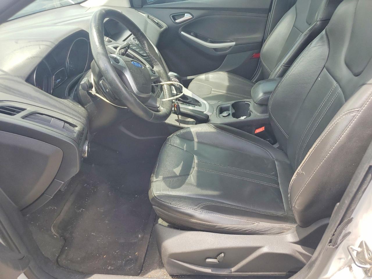 2014 Ford Focus Se White vin: 1FADP3K23EL378760