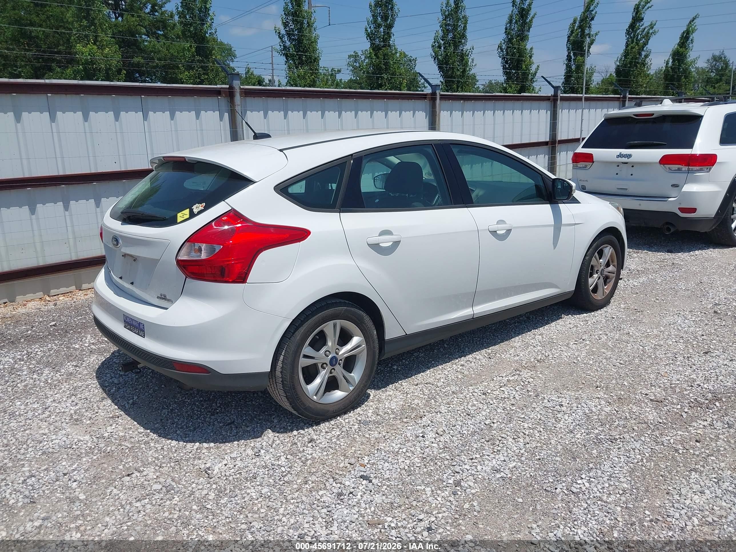 2014 Ford Focus Se White vin: 1FADP3K23EL390665