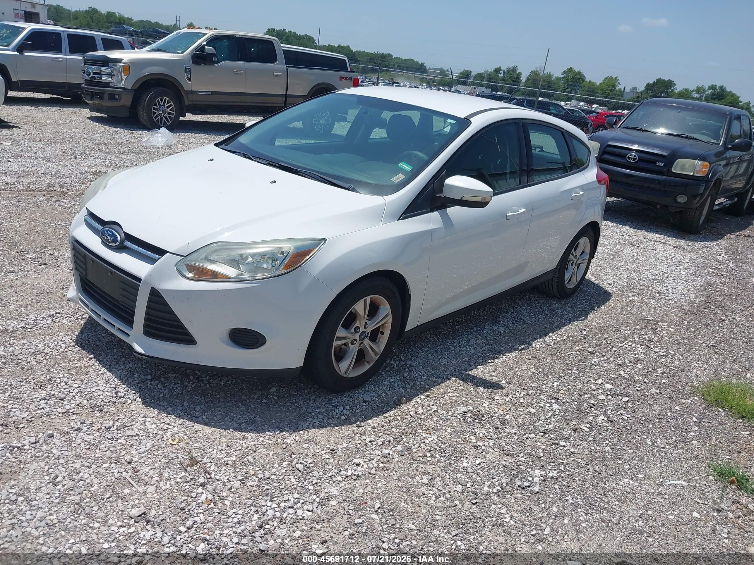 2014 Ford Focus Se White vin: 1FADP3K23EL390665