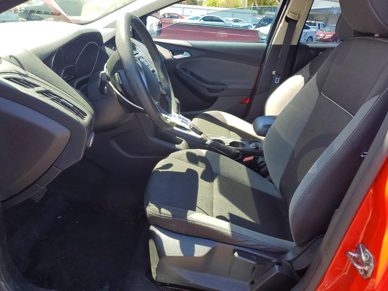2014 Ford Focus Se Красный vin: 1FADP3K23EL391704