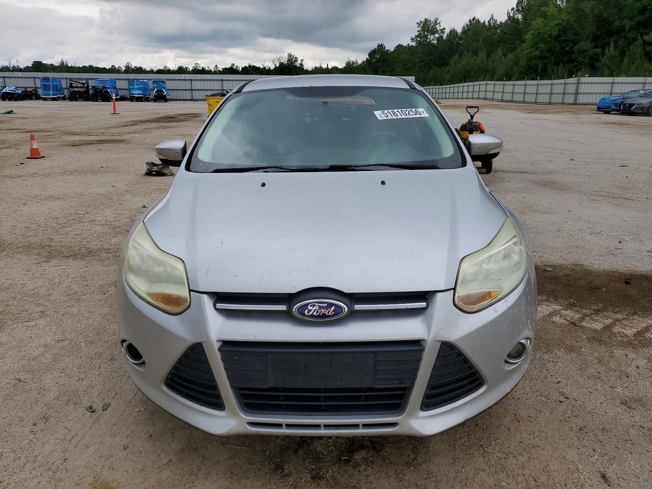 2014 Ford Focus Серебряный vin: 1FADP3K23EL455305
