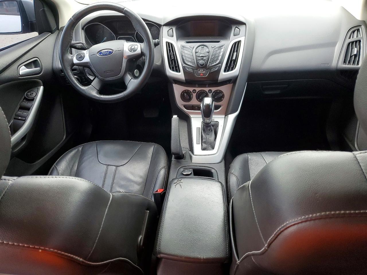 2014 Ford Focus Серебряный vin: 1FADP3K23EL455305