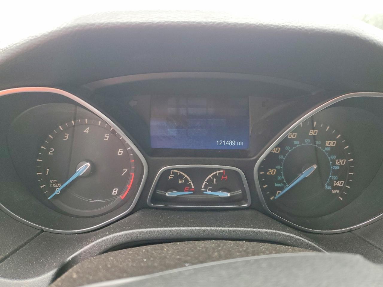 2014 Ford Focus Серебряный vin: 1FADP3K23EL455305