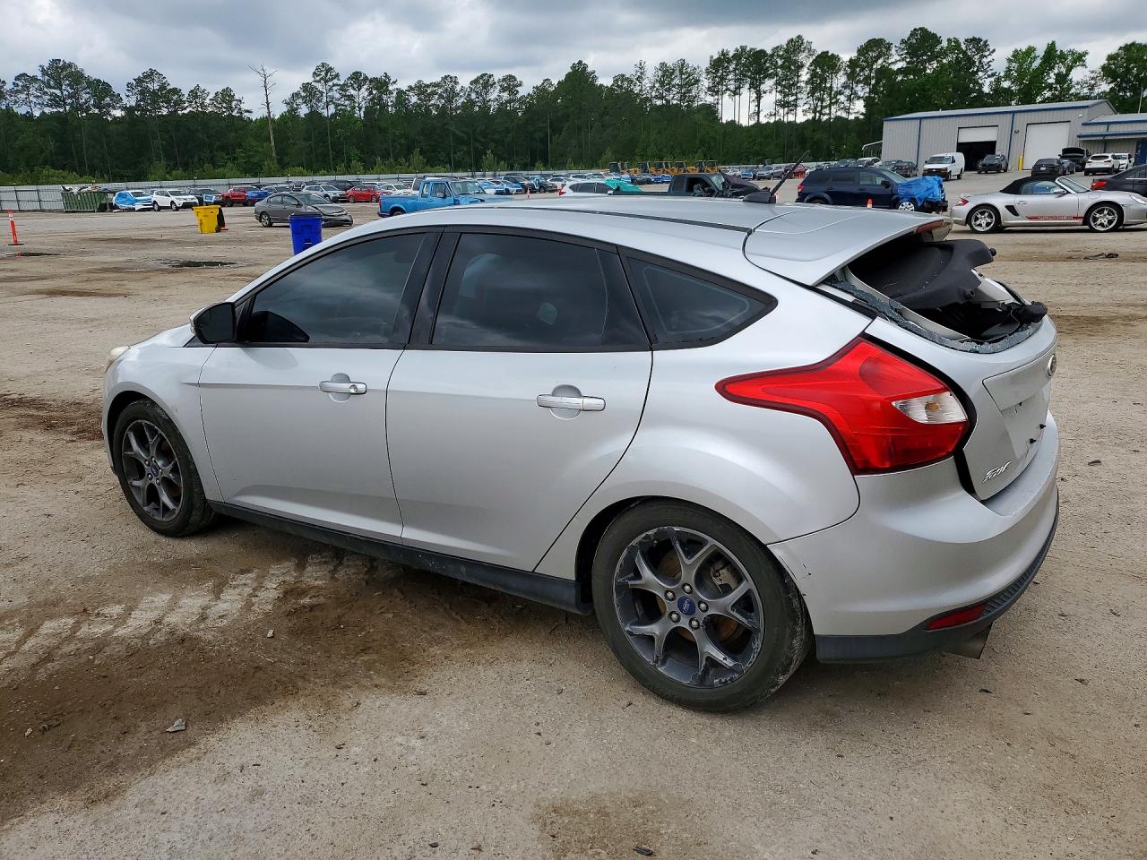 2014 Ford Focus Серебряный vin: 1FADP3K23EL455305