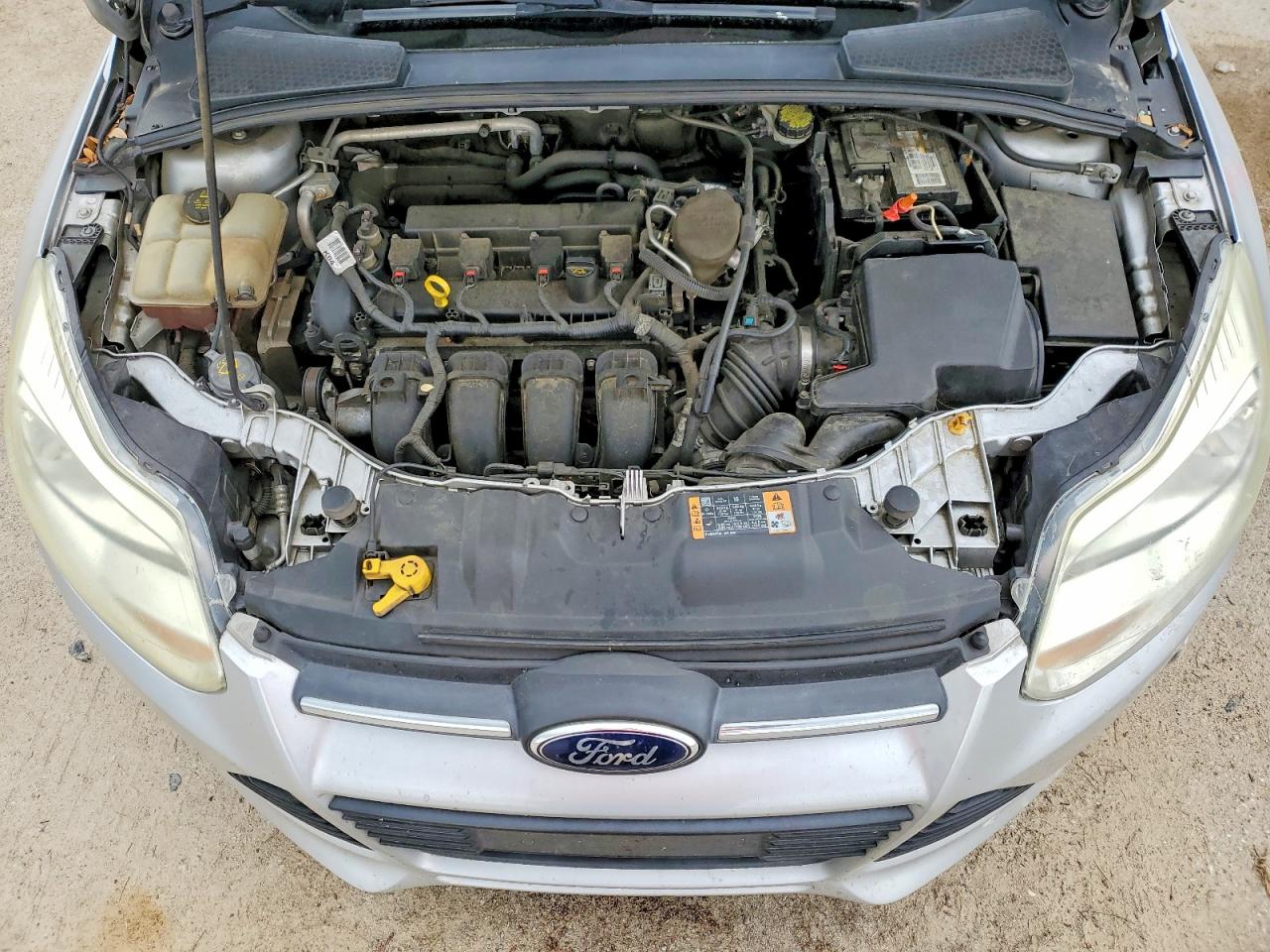 2014 Ford Focus Серебряный vin: 1FADP3K23EL455305