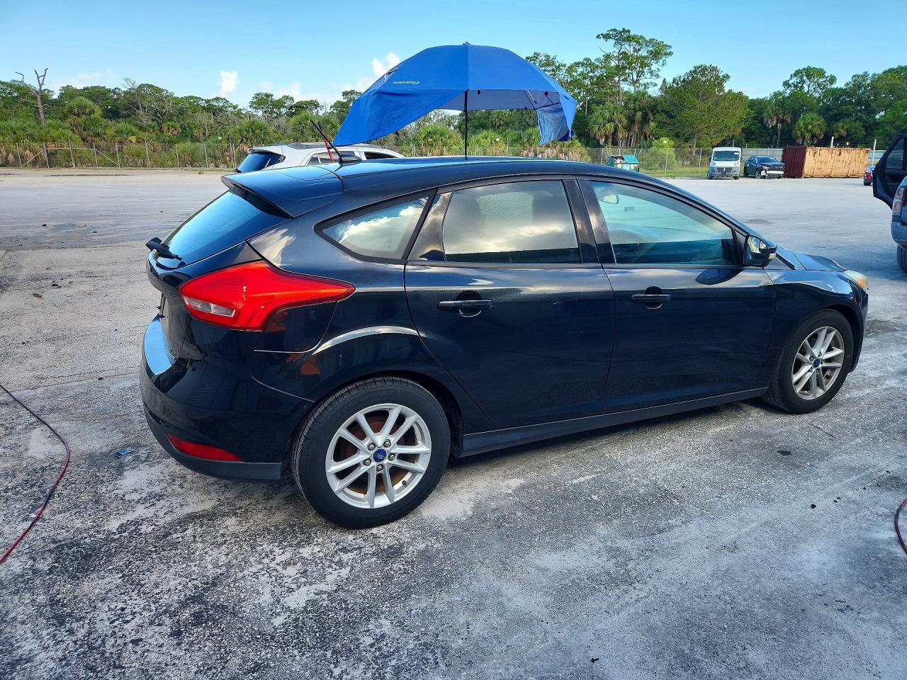 2015 Ford Focus Se Gray vin: 1FADP3K23FL223806