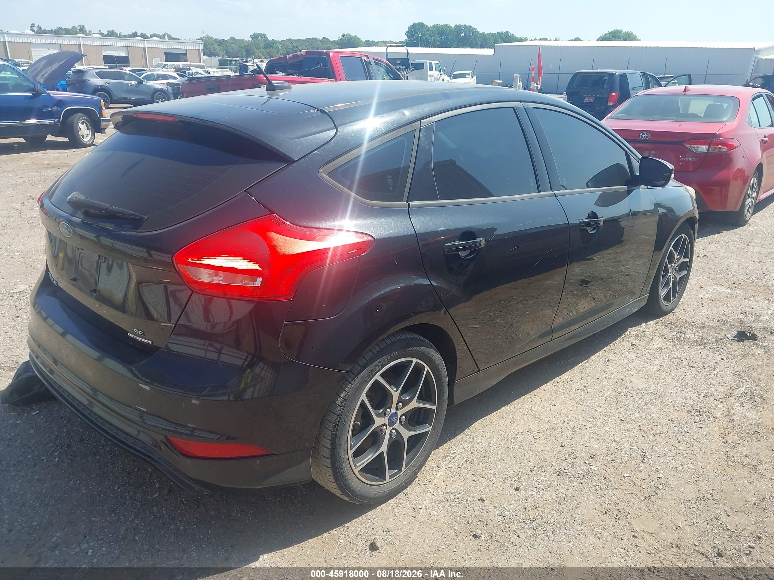 2015 Ford Focus Se Черный vin: 1FADP3K23FL230870
