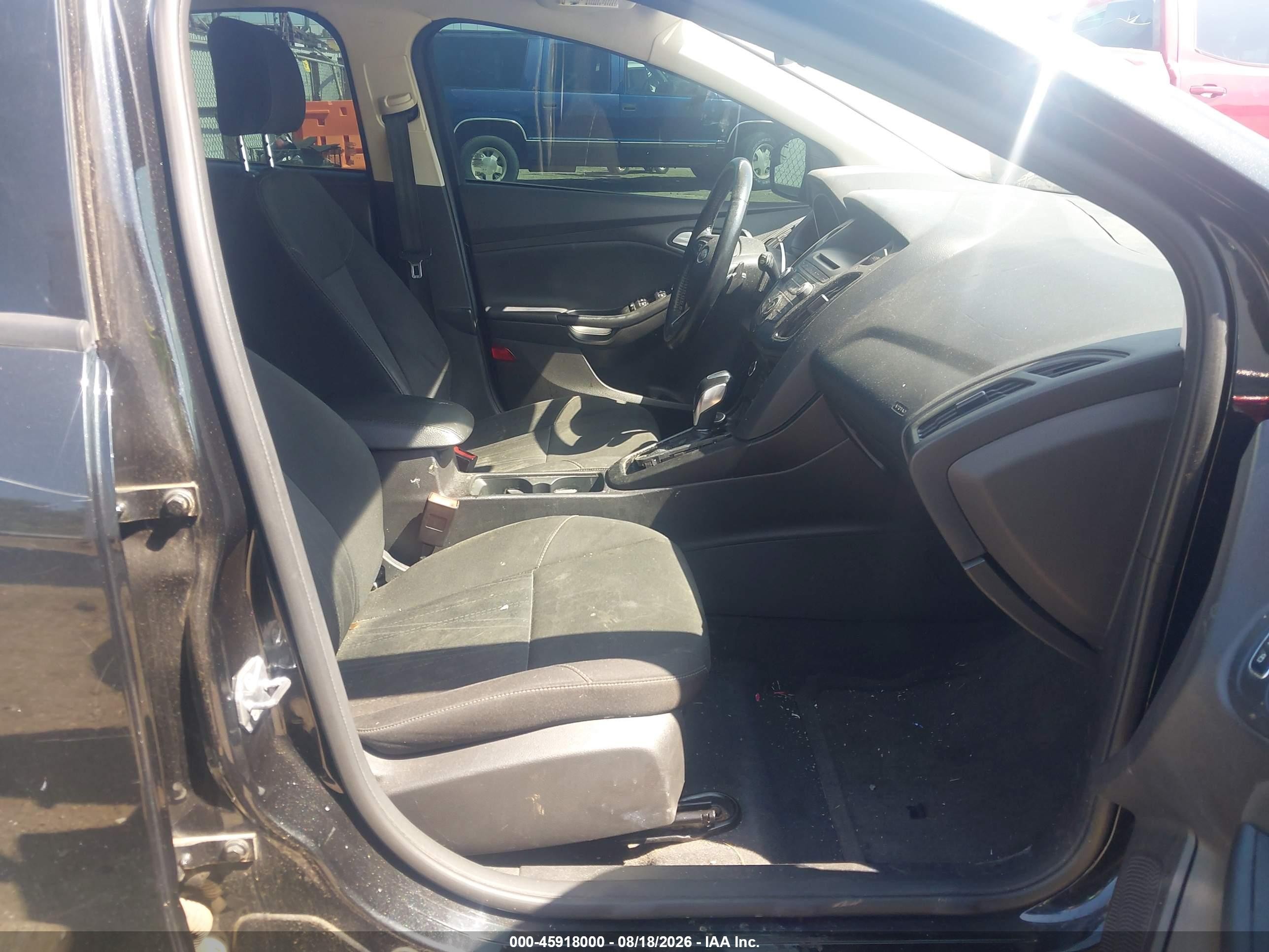 2015 Ford Focus Se Черный vin: 1FADP3K23FL230870