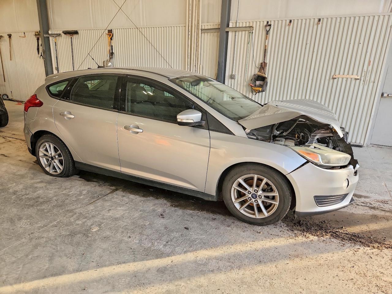 2015 Ford Focus Se Gray vin: 1FADP3K23FL233106