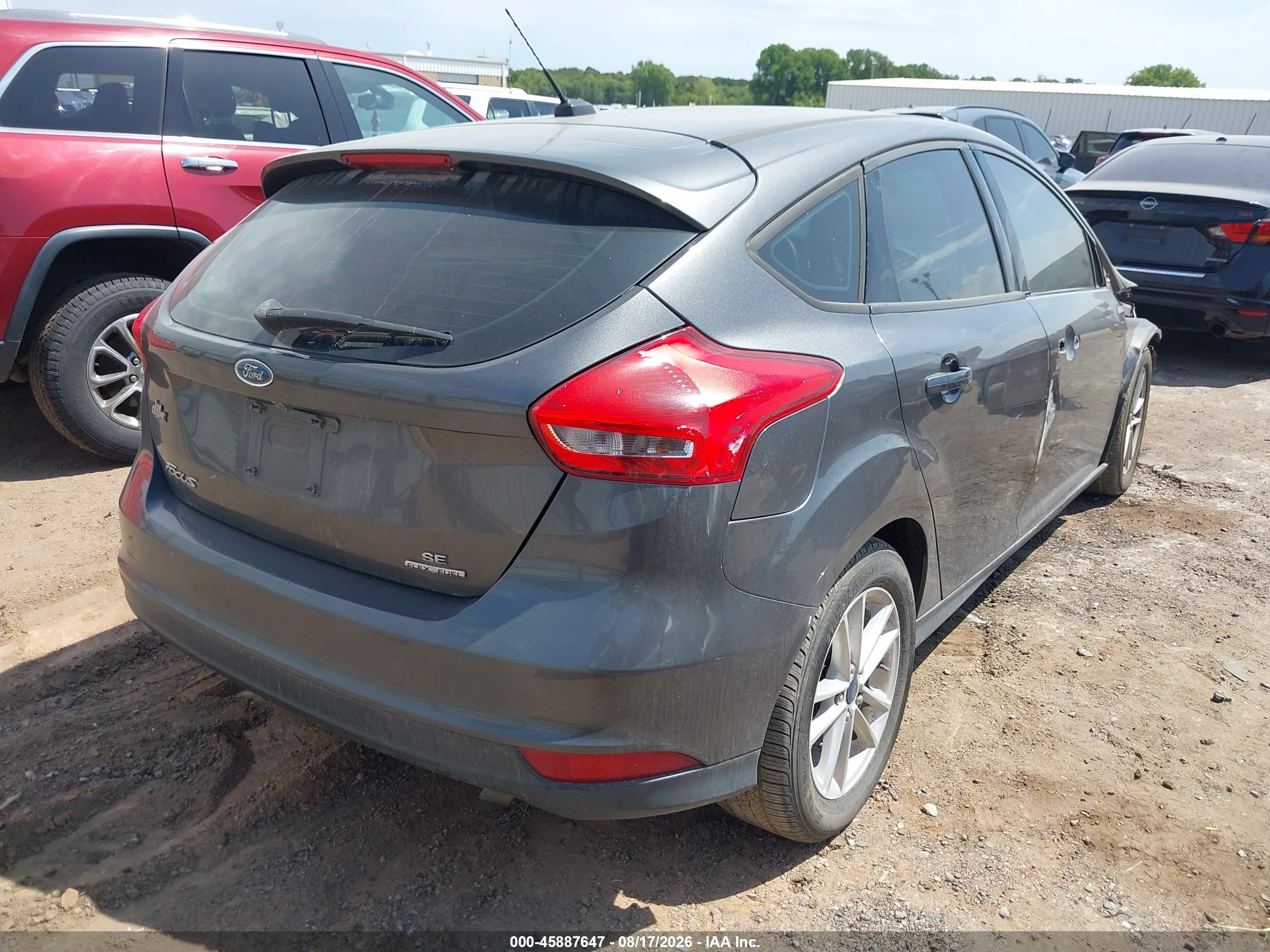2015 Ford Focus Se Черный vin: 1FADP3K23FL242615