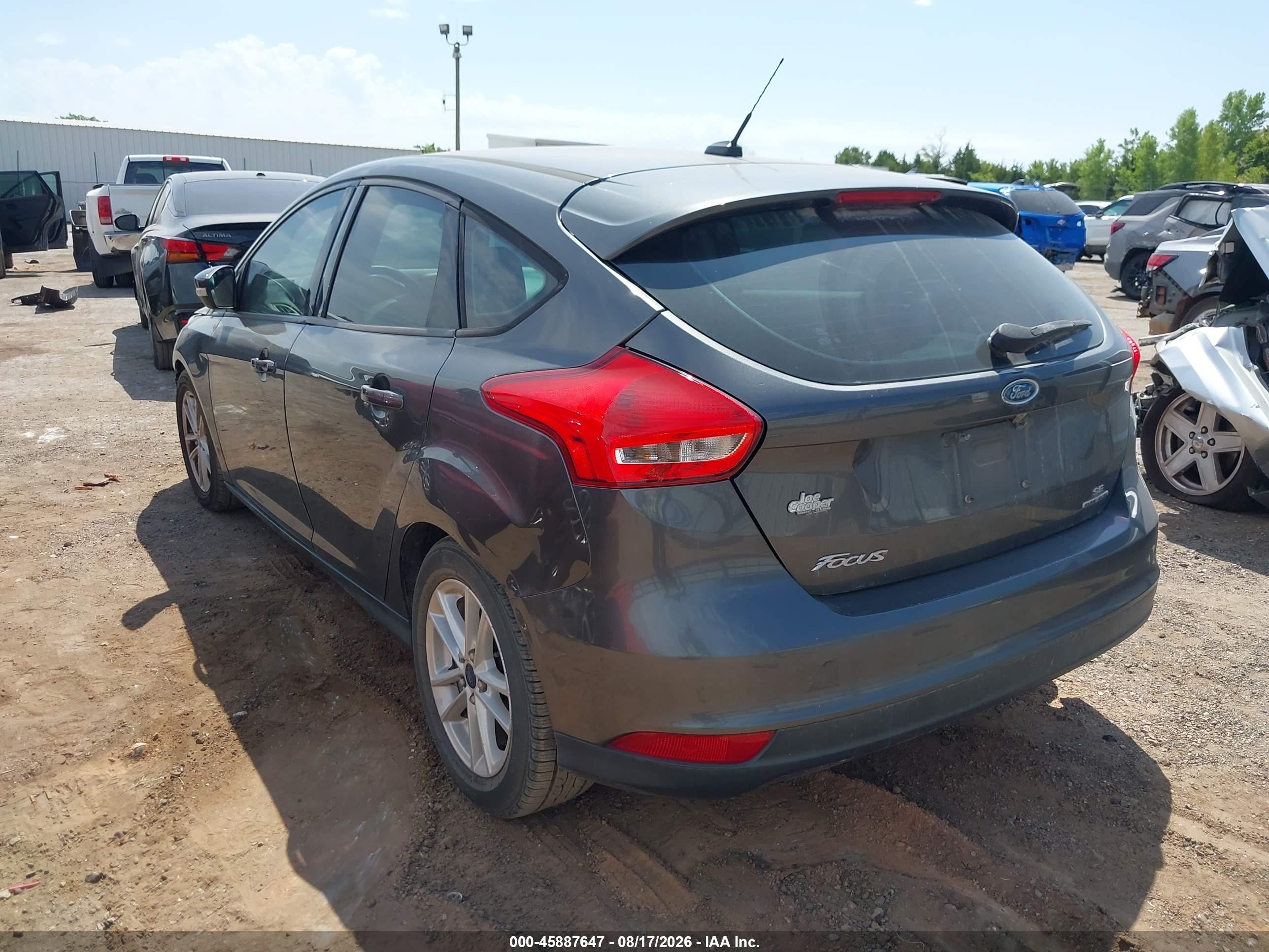 2015 Ford Focus Se Черный vin: 1FADP3K23FL242615