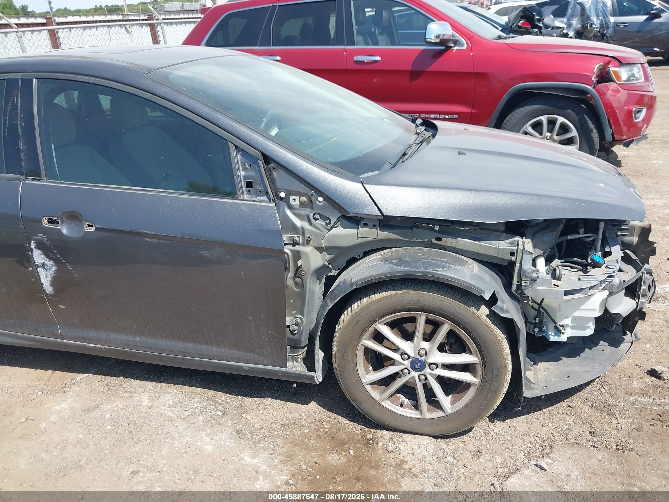 2015 Ford Focus Se Черный vin: 1FADP3K23FL242615