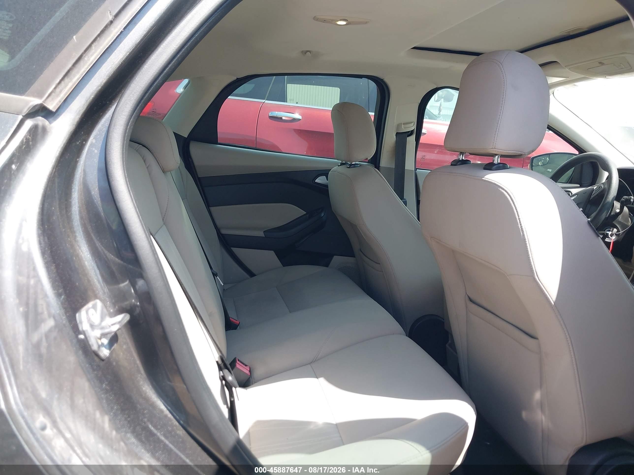 2015 Ford Focus Se Черный vin: 1FADP3K23FL242615
