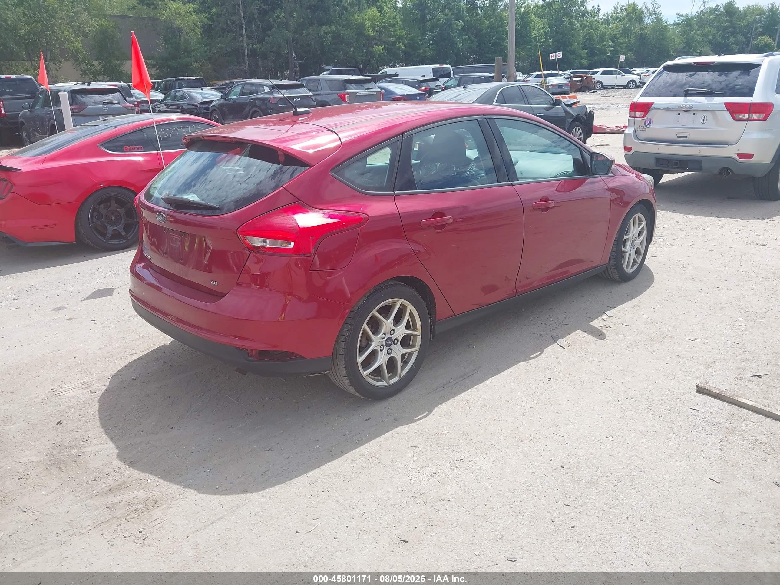 2015 Ford Focus Se Красный vin: 1FADP3K23FL245207