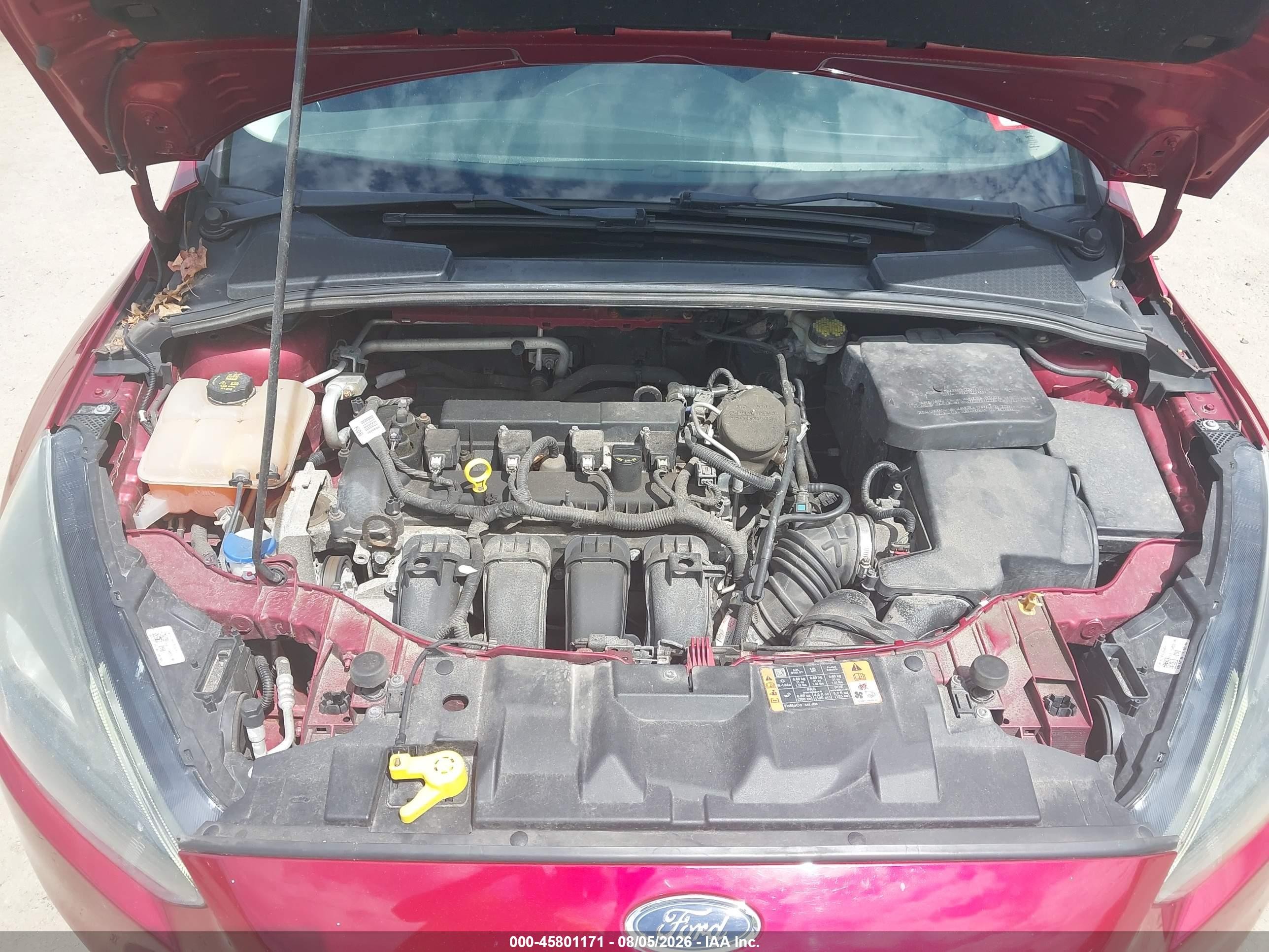 2015 Ford Focus Se Красный vin: 1FADP3K23FL245207