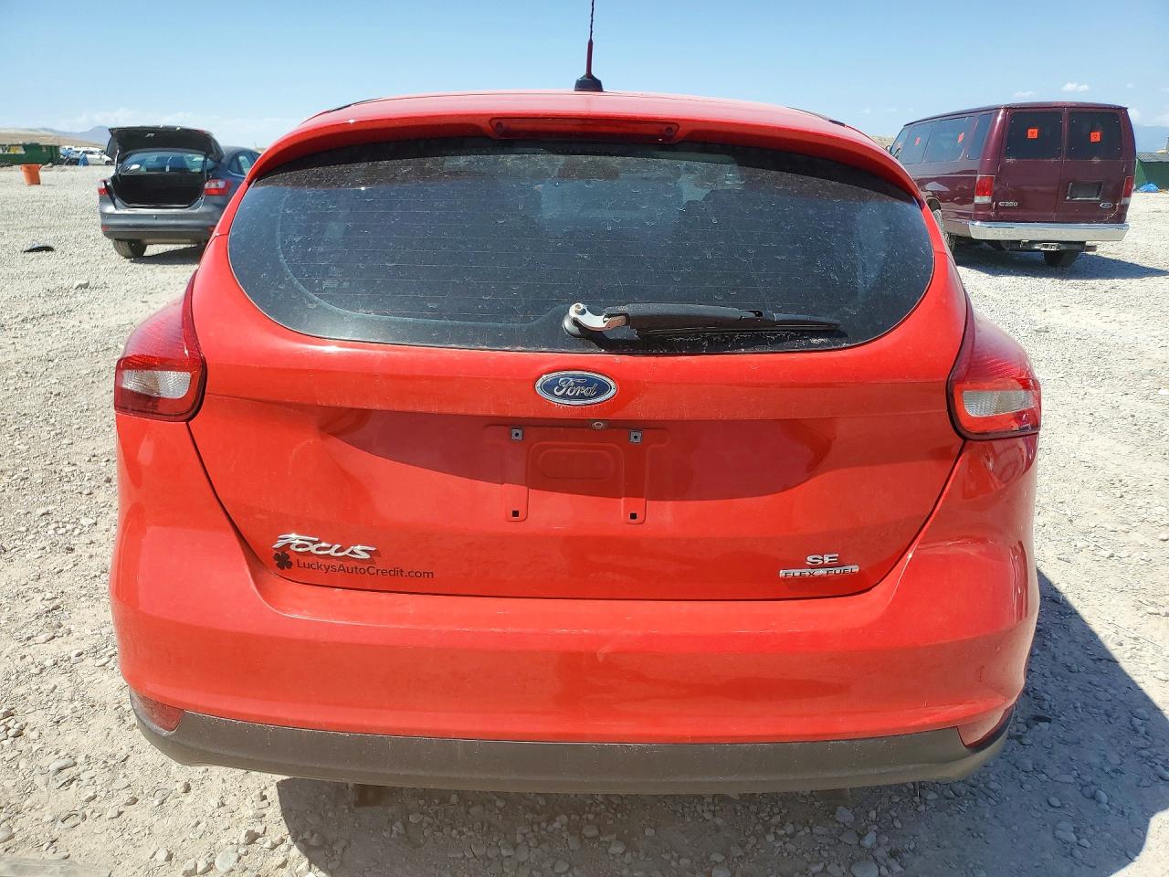 2015 Ford Focus Se Красный vin: 1FADP3K23FL255851