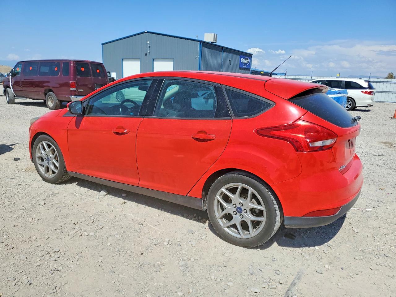 2015 Ford Focus Se Красный vin: 1FADP3K23FL255851