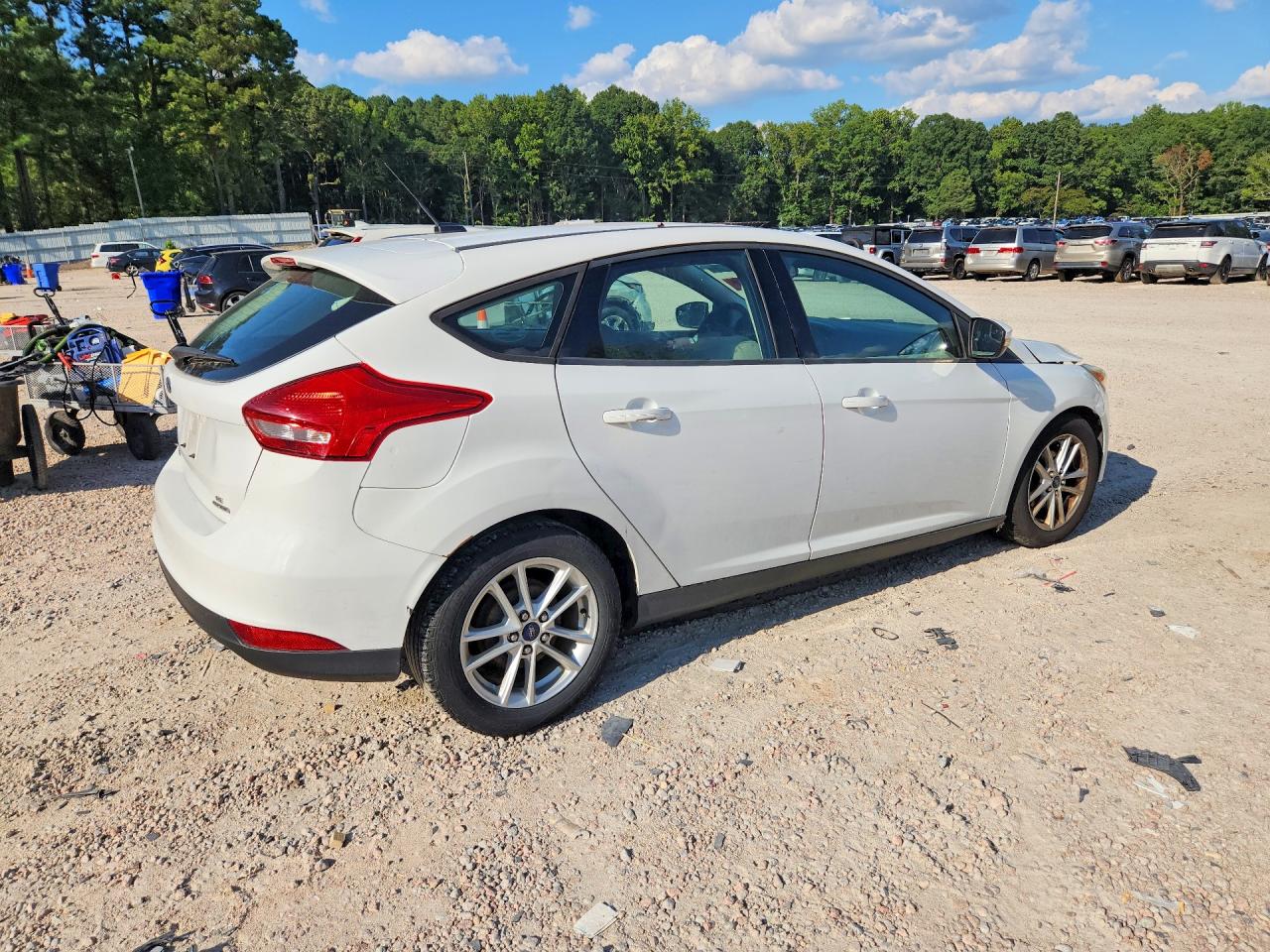 2015 Ford Focus Se White vin: 1FADP3K23FL270656