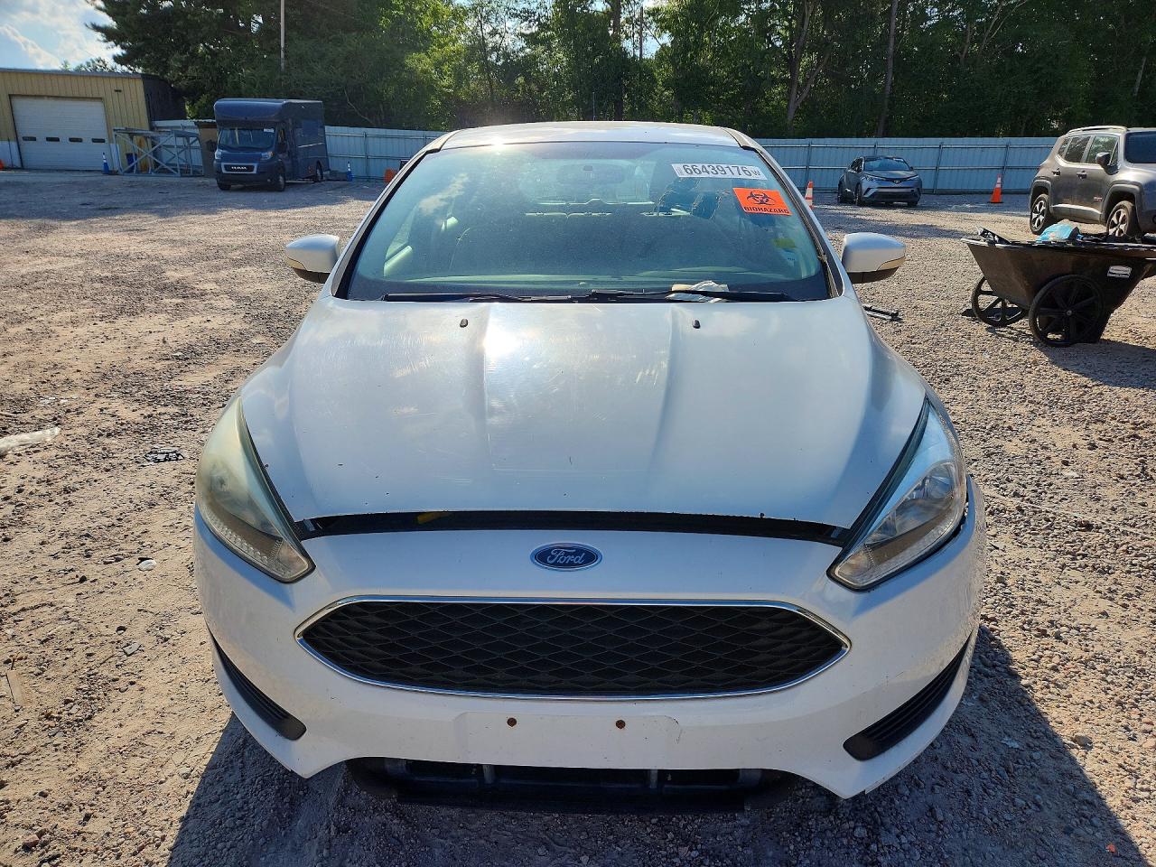 2015 Ford Focus Se White vin: 1FADP3K23FL270656