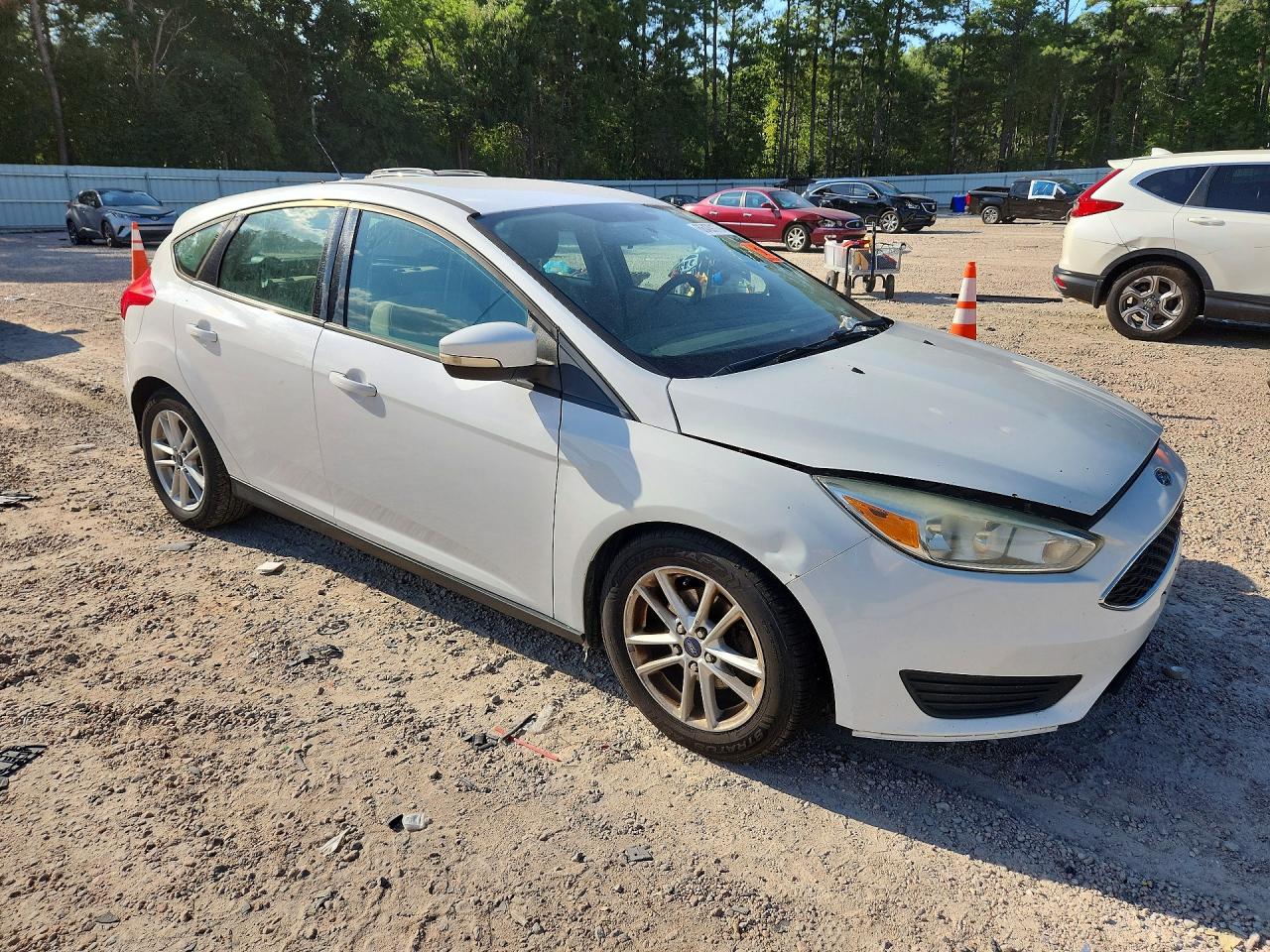 2015 Ford Focus Se White vin: 1FADP3K23FL270656