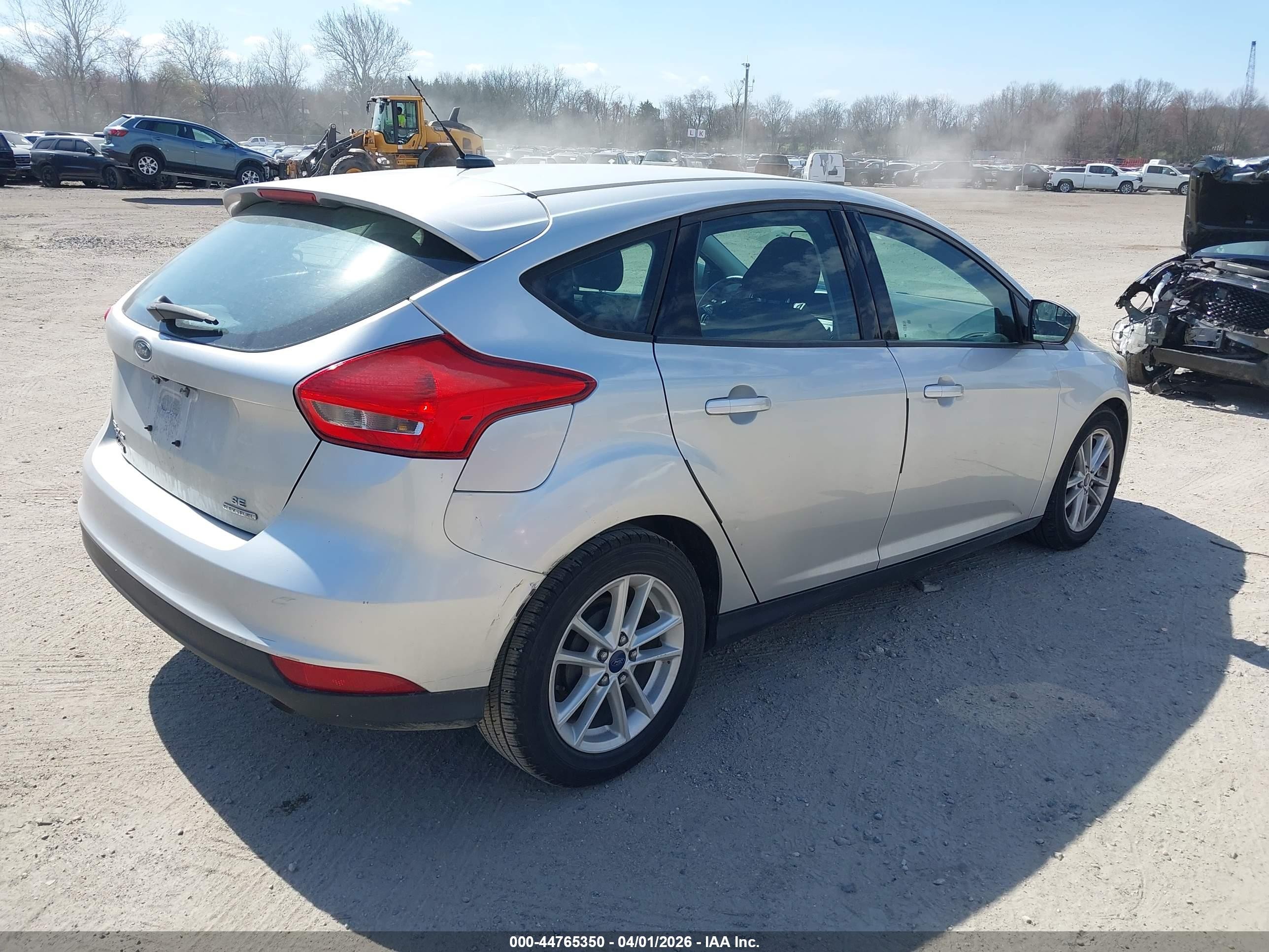 2015 Ford Focus Se Silver vin: 1FADP3K23FL283522