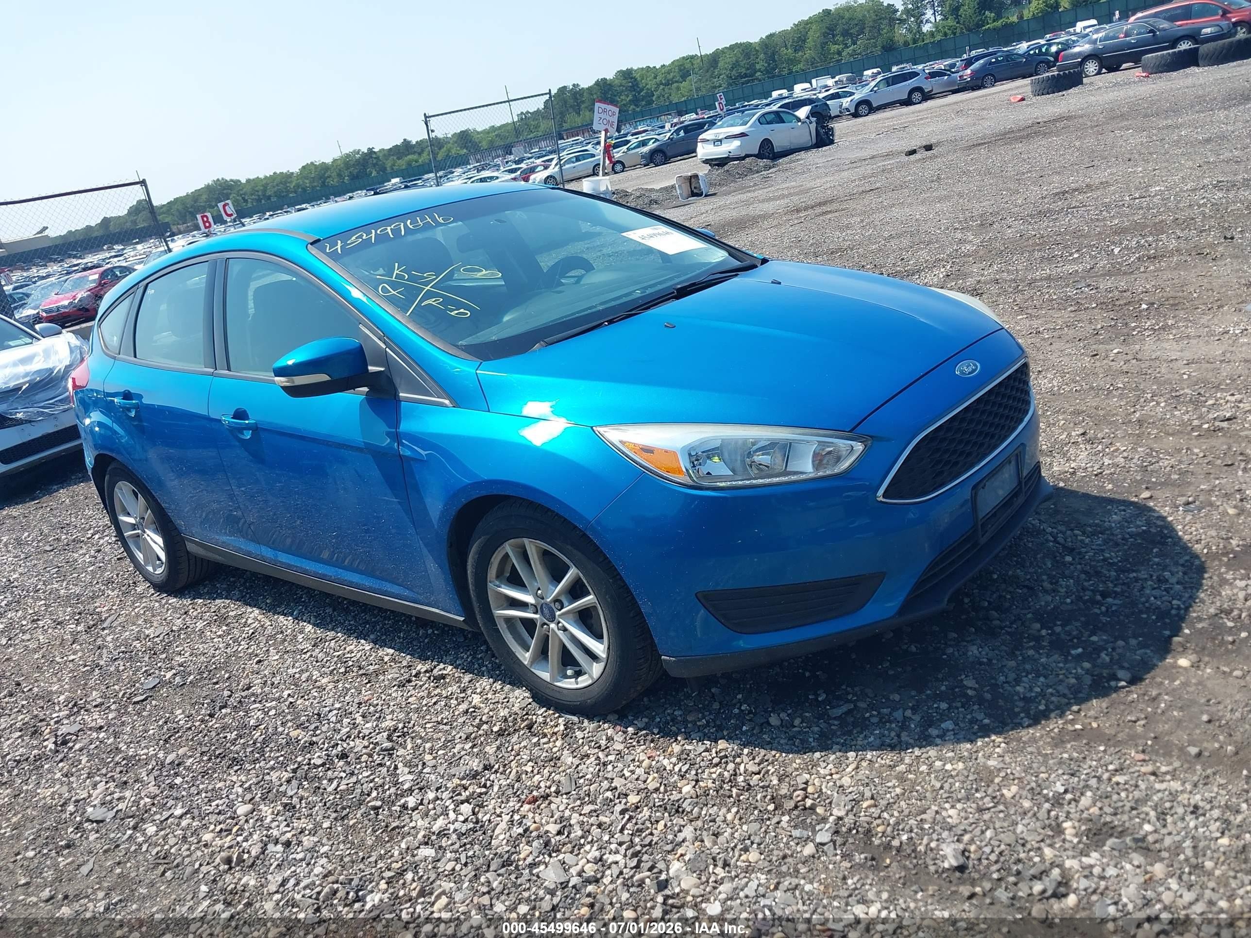 2015 Ford Focus Se Синий vin: 1FADP3K23FL288316