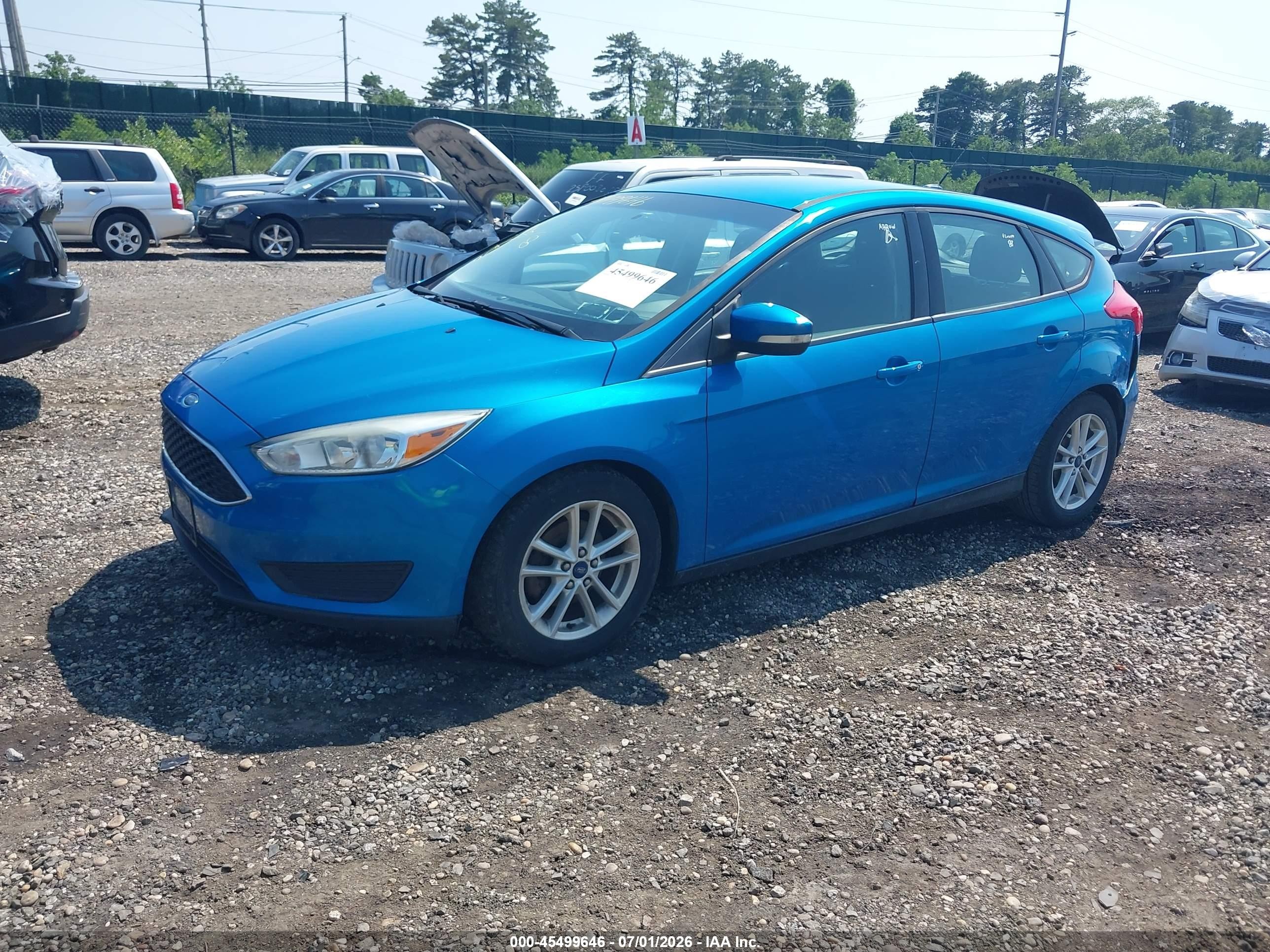 2015 Ford Focus Se Синий vin: 1FADP3K23FL288316