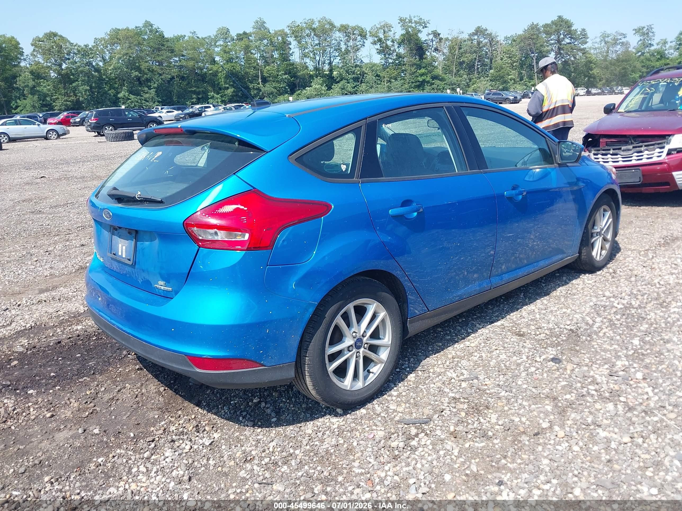 2015 Ford Focus Se Синий vin: 1FADP3K23FL288316