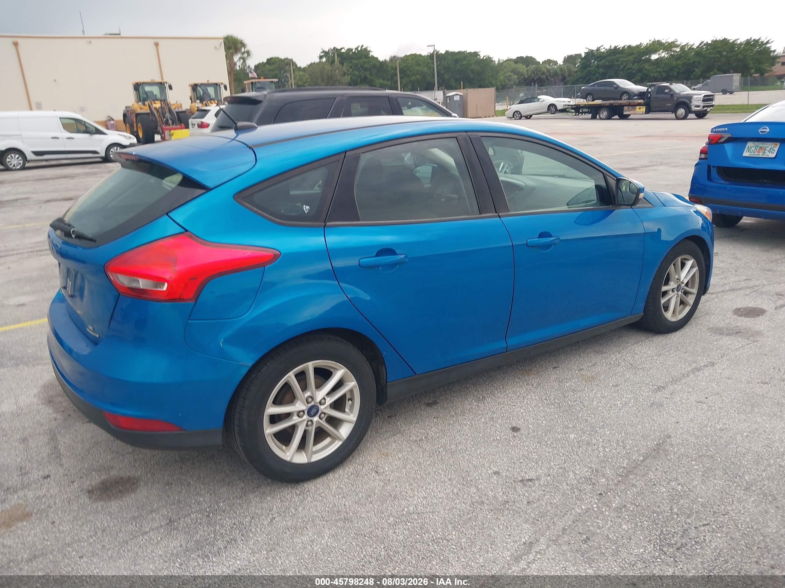 2015 Ford Focus Se Blue vin: 1FADP3K23FL288316