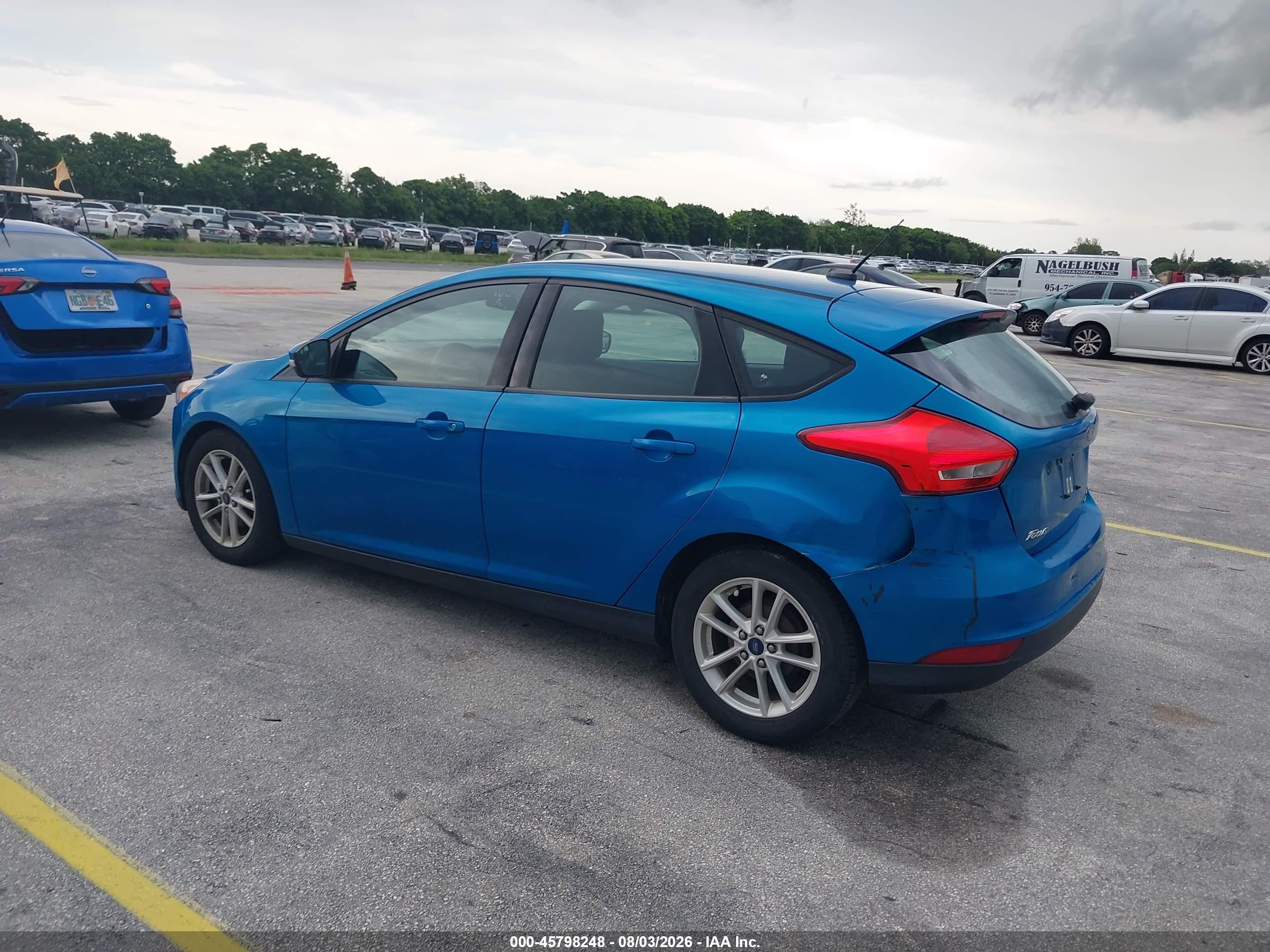 2015 Ford Focus Se Blue vin: 1FADP3K23FL288316