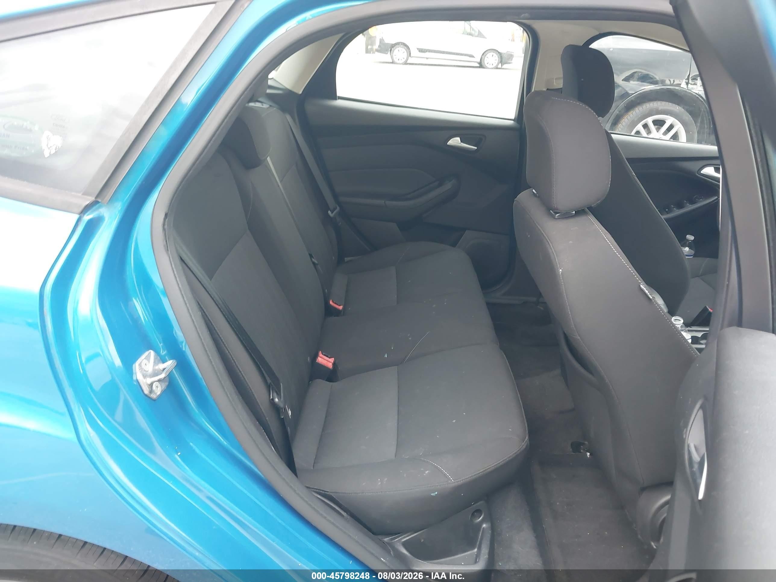 2015 Ford Focus Se Blue vin: 1FADP3K23FL288316