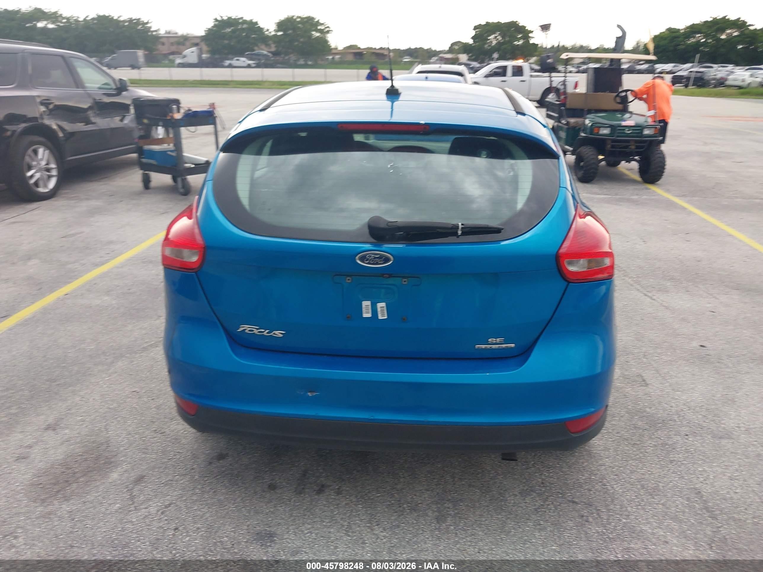 2015 Ford Focus Se Blue vin: 1FADP3K23FL288316