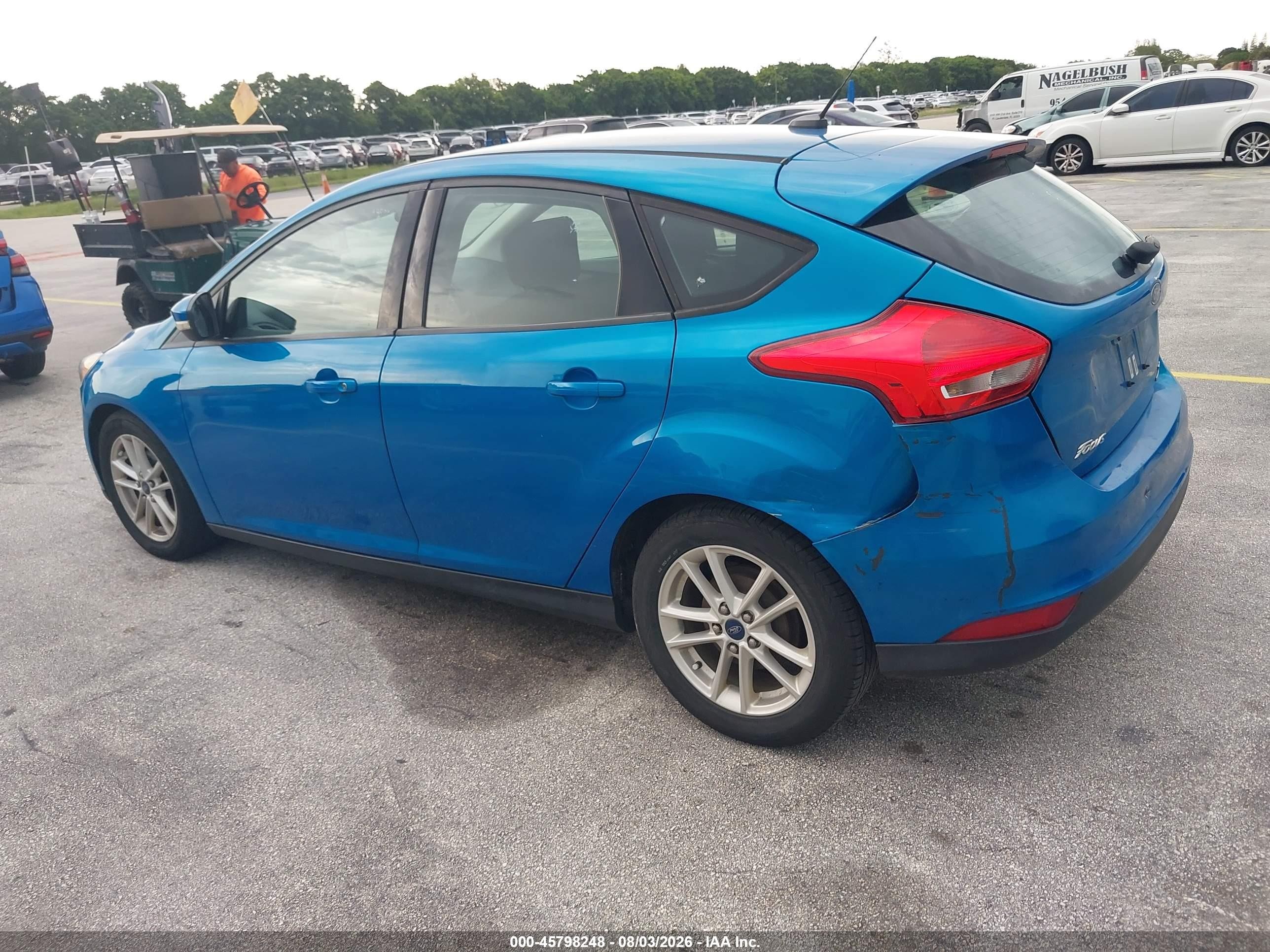 2015 Ford Focus Se Blue vin: 1FADP3K23FL288316
