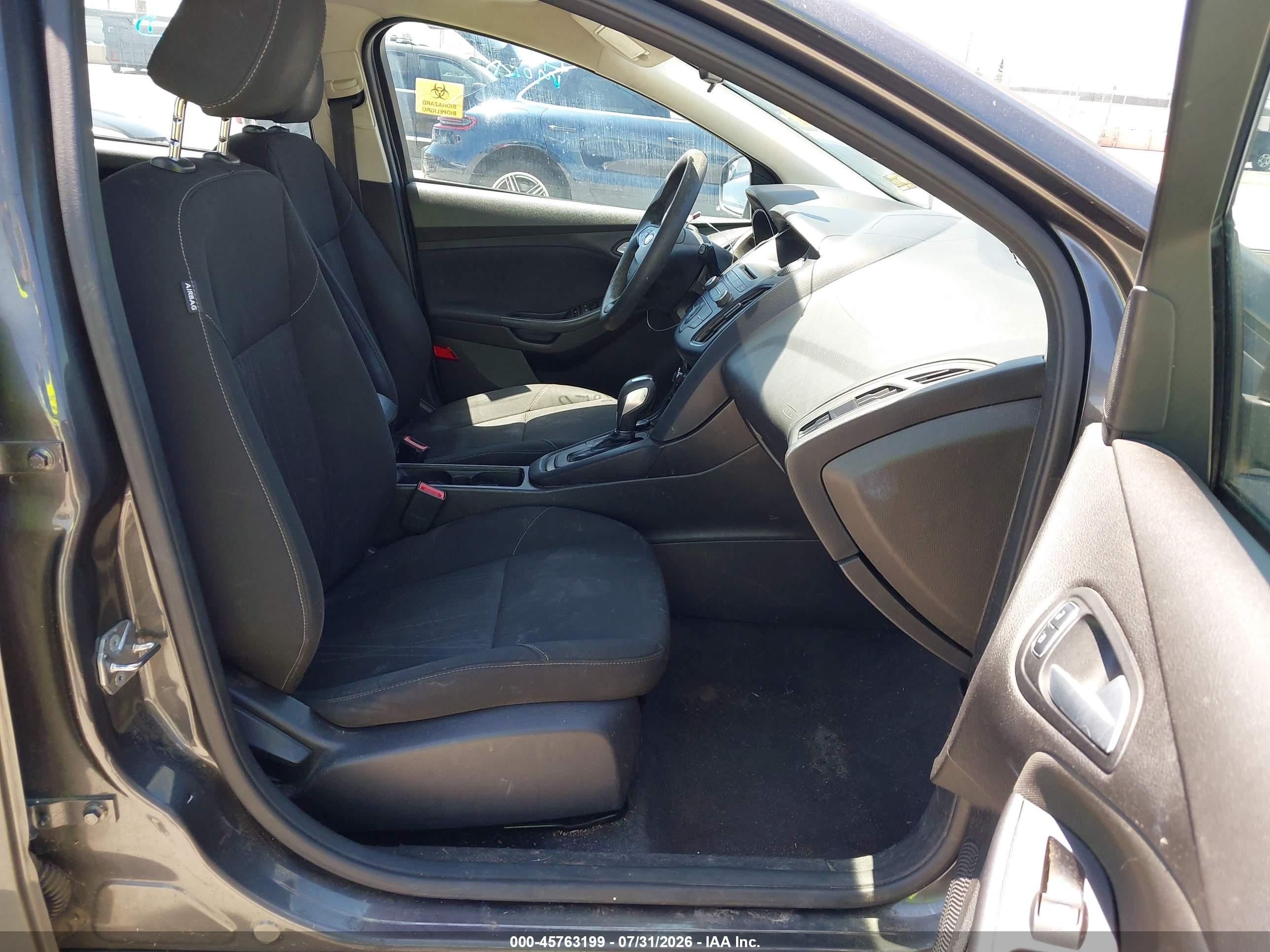2015 Ford Focus Se Серый vin: 1FADP3K23FL288767
