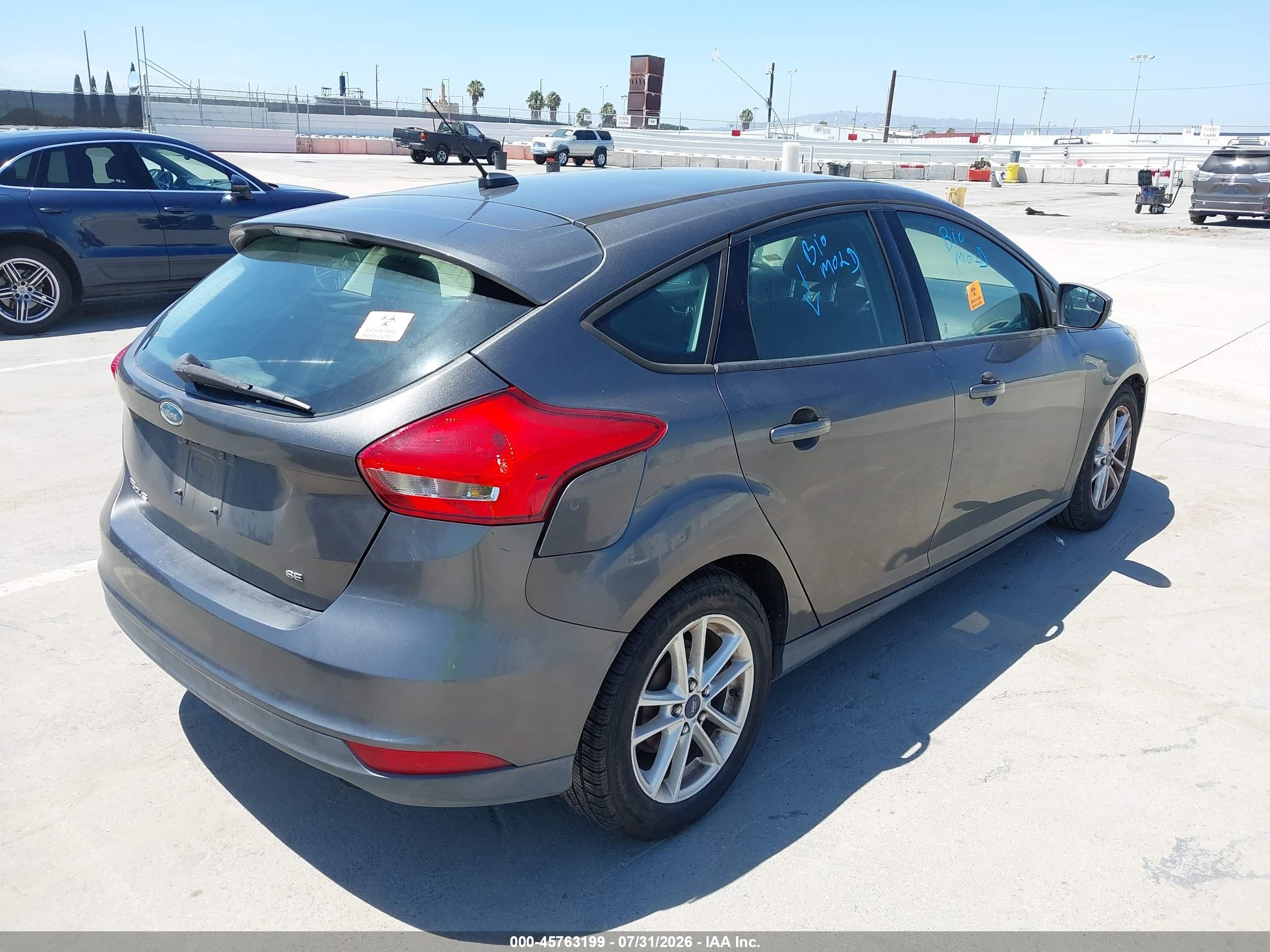 2015 Ford Focus Se Серый vin: 1FADP3K23FL288767