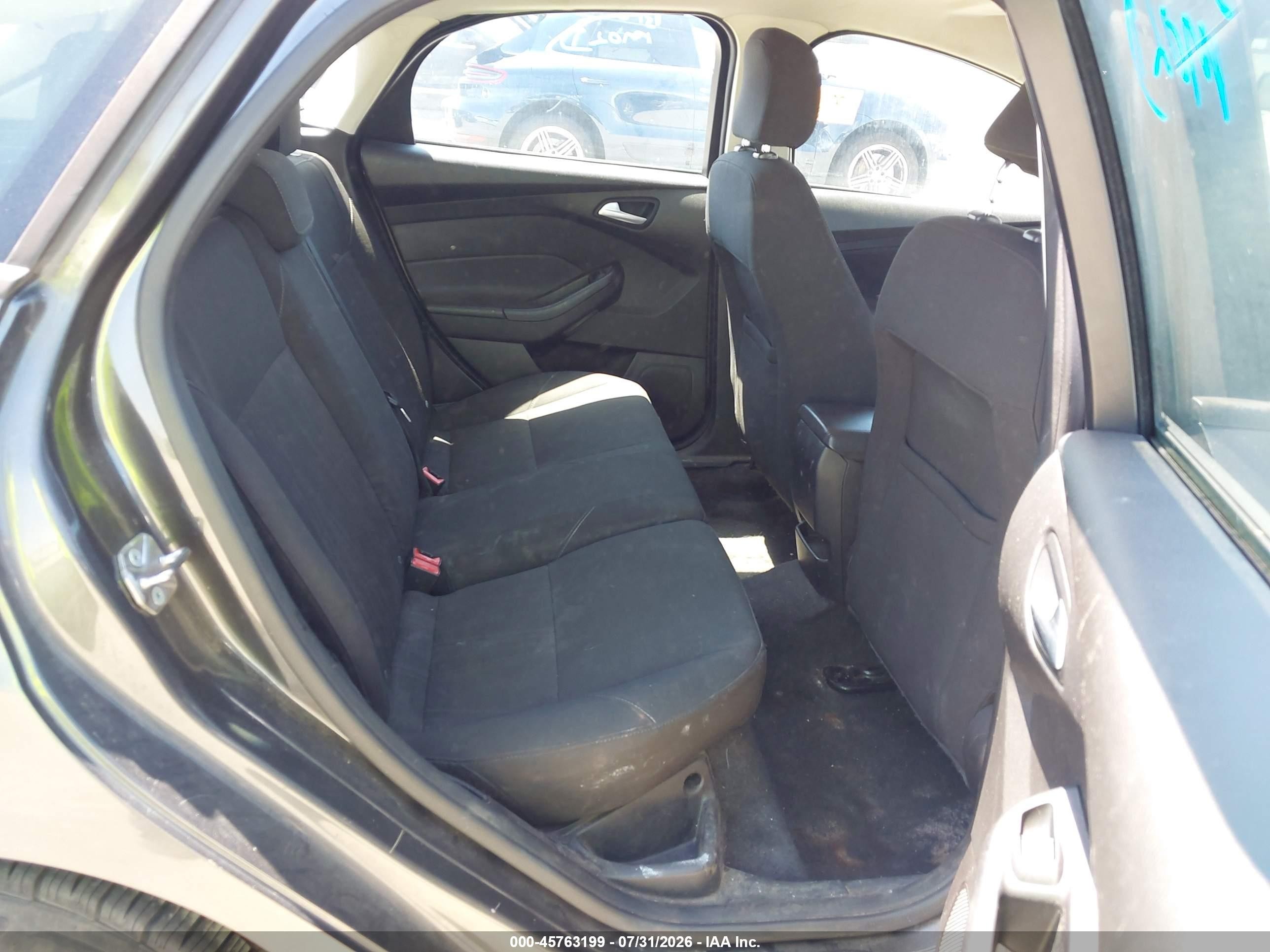 2015 Ford Focus Se Серый vin: 1FADP3K23FL288767