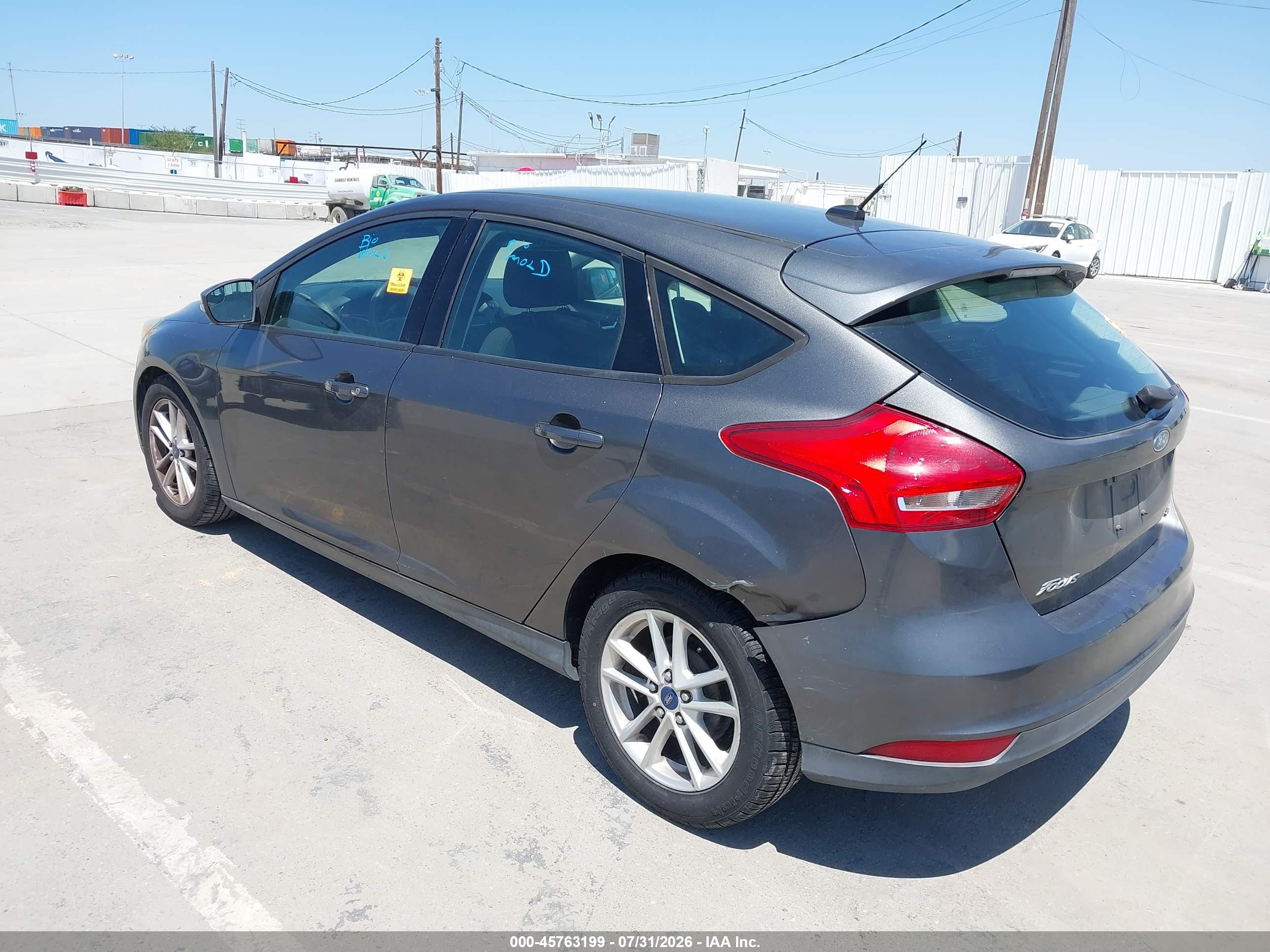 2015 Ford Focus Se Серый vin: 1FADP3K23FL288767