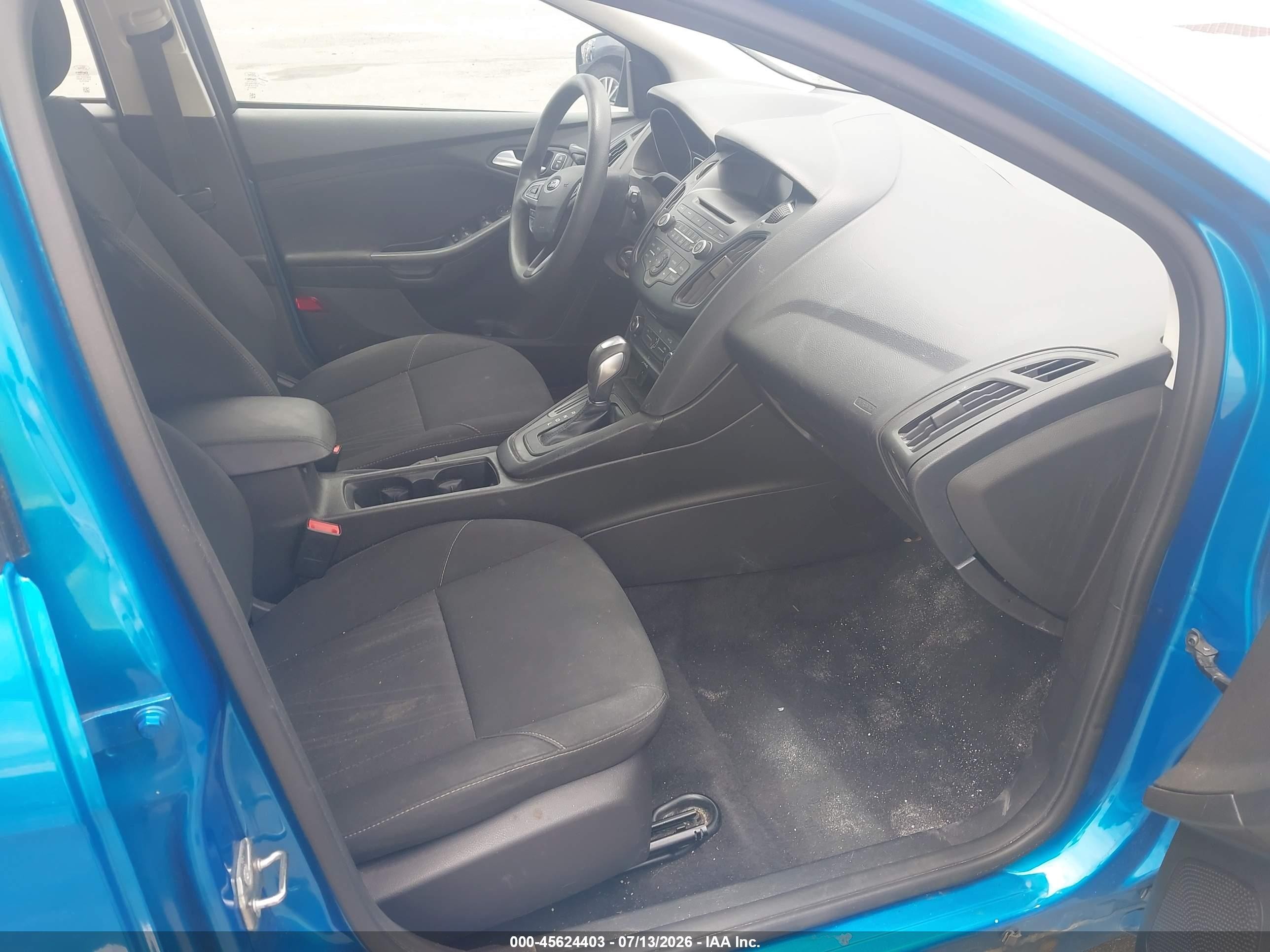 2015 Ford Focus Se Blue vin: 1FADP3K23FL326448