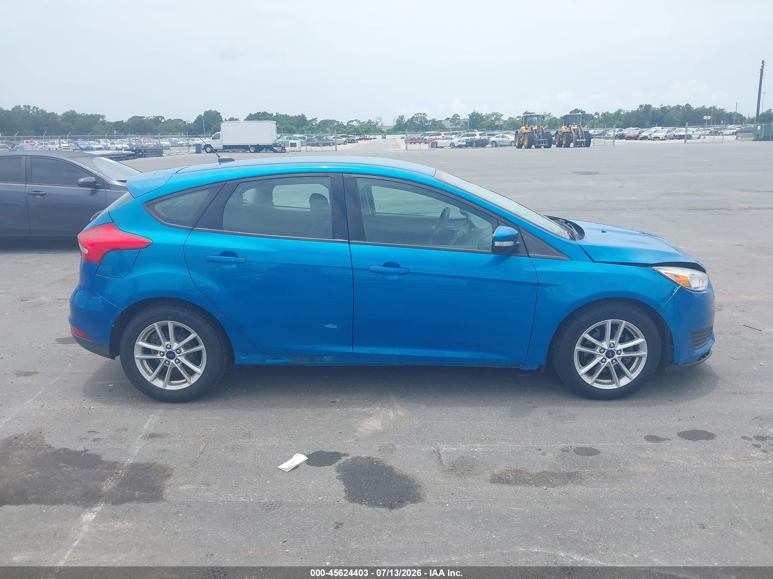 2015 Ford Focus Se Blue vin: 1FADP3K23FL326448