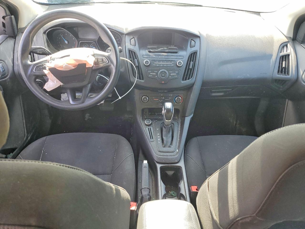 2015 Ford Focus Se White vin: 1FADP3K23FL351916