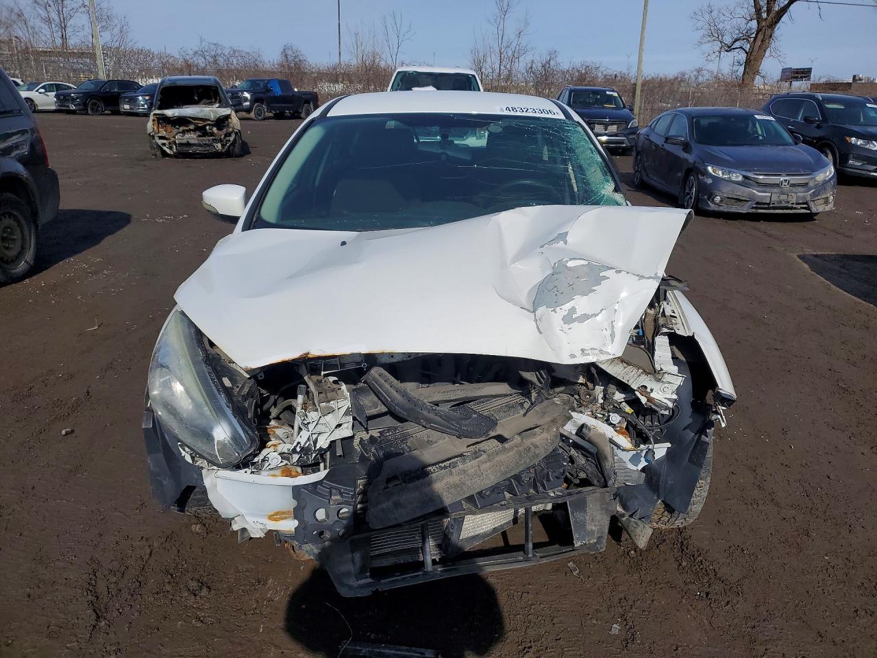 2015 Ford Focus Se White vin: 1FADP3K23FL351916