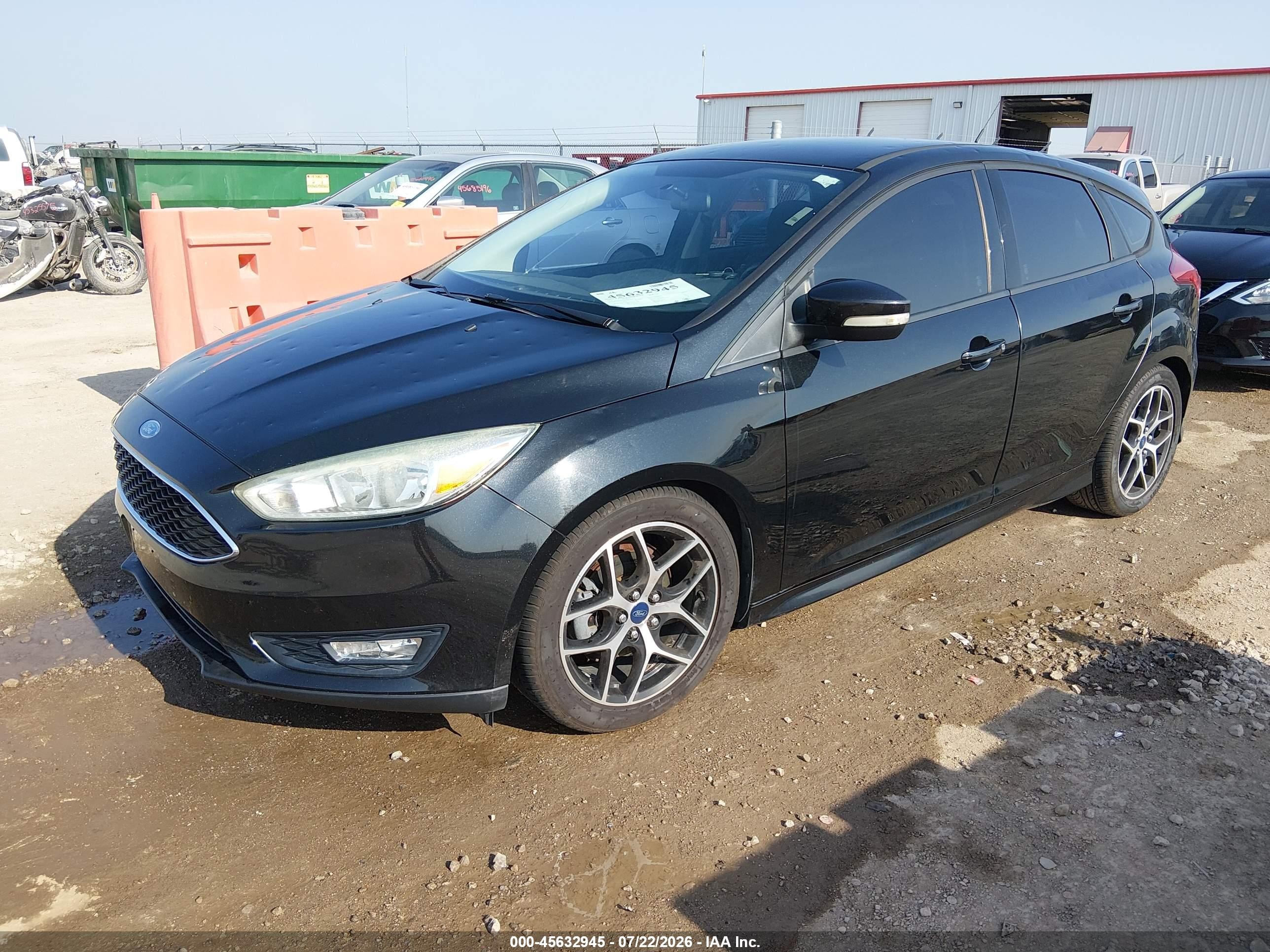 2015 Ford Focus Se Черный vin: 1FADP3K23FL357991